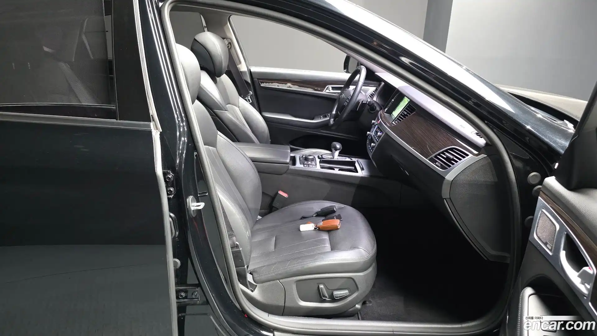 G80 Genesis 2016.8-INNER-036