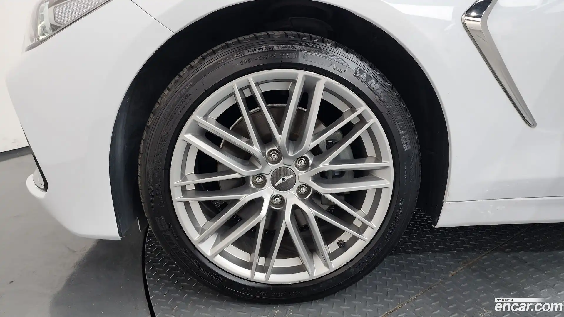 G70 Genesis 2018.11-OUTER-005