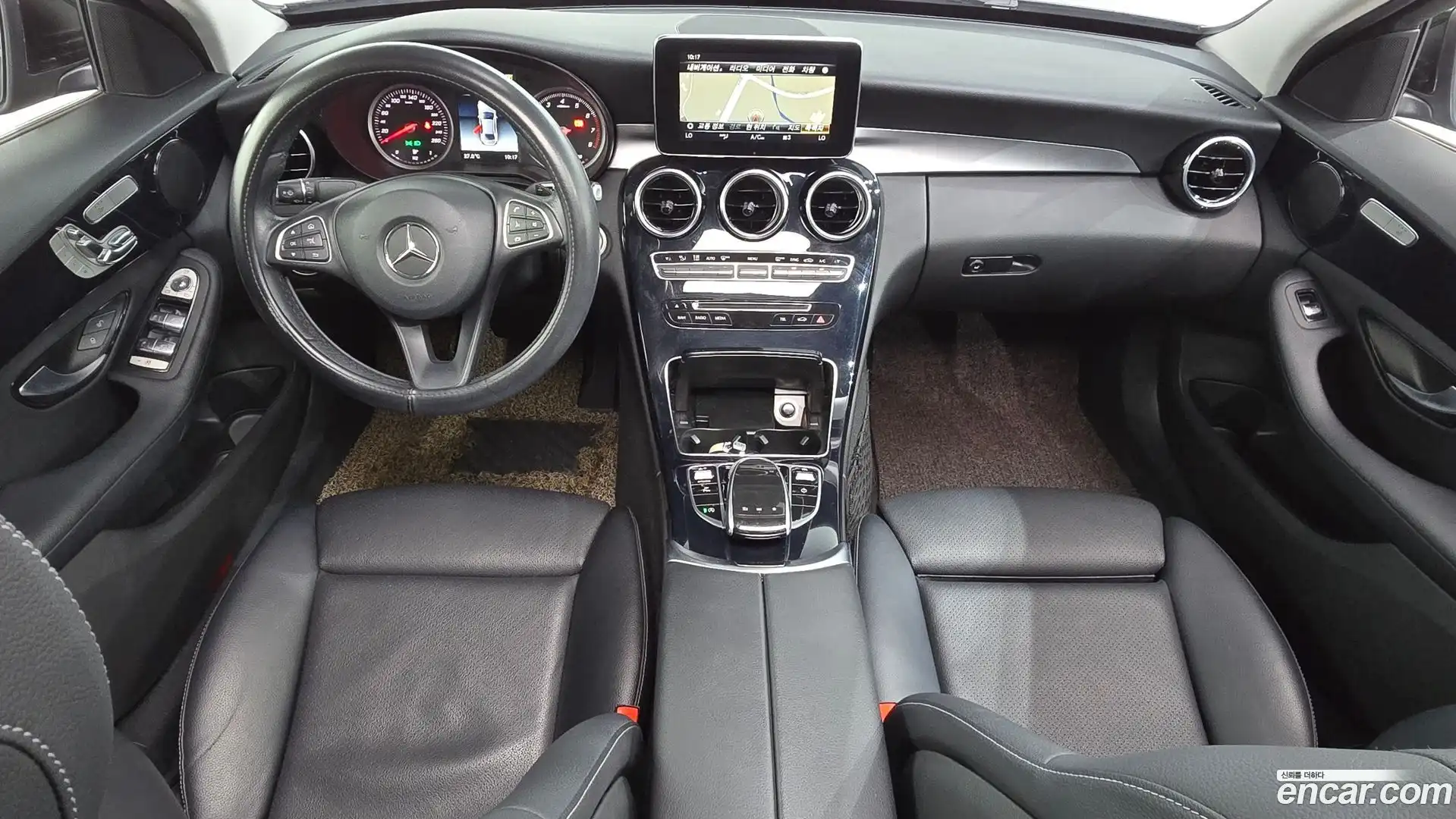 C-Class Mercedes-Benz 2018.1-INNER-007