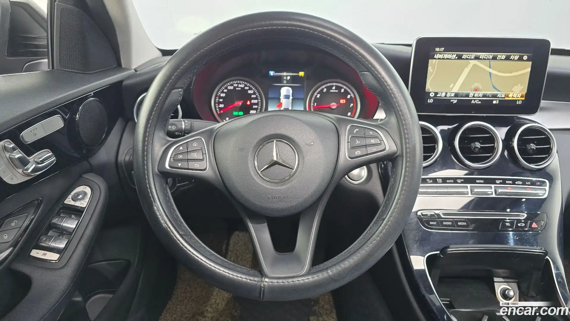 C-Class Mercedes-Benz 2018.1-OPTION-018