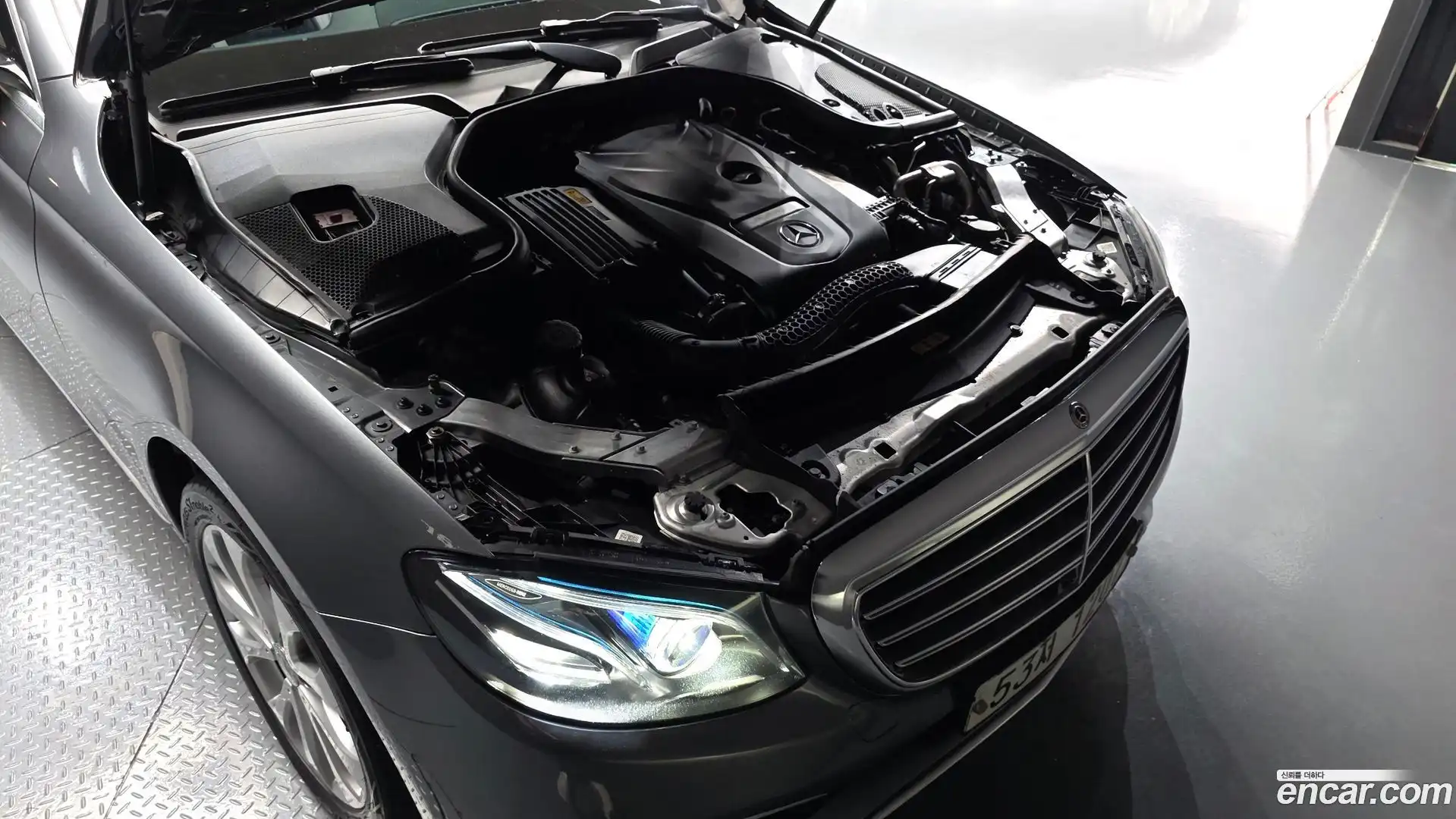 E-Class Mercedes-Benz 2017.8-OUTER-006