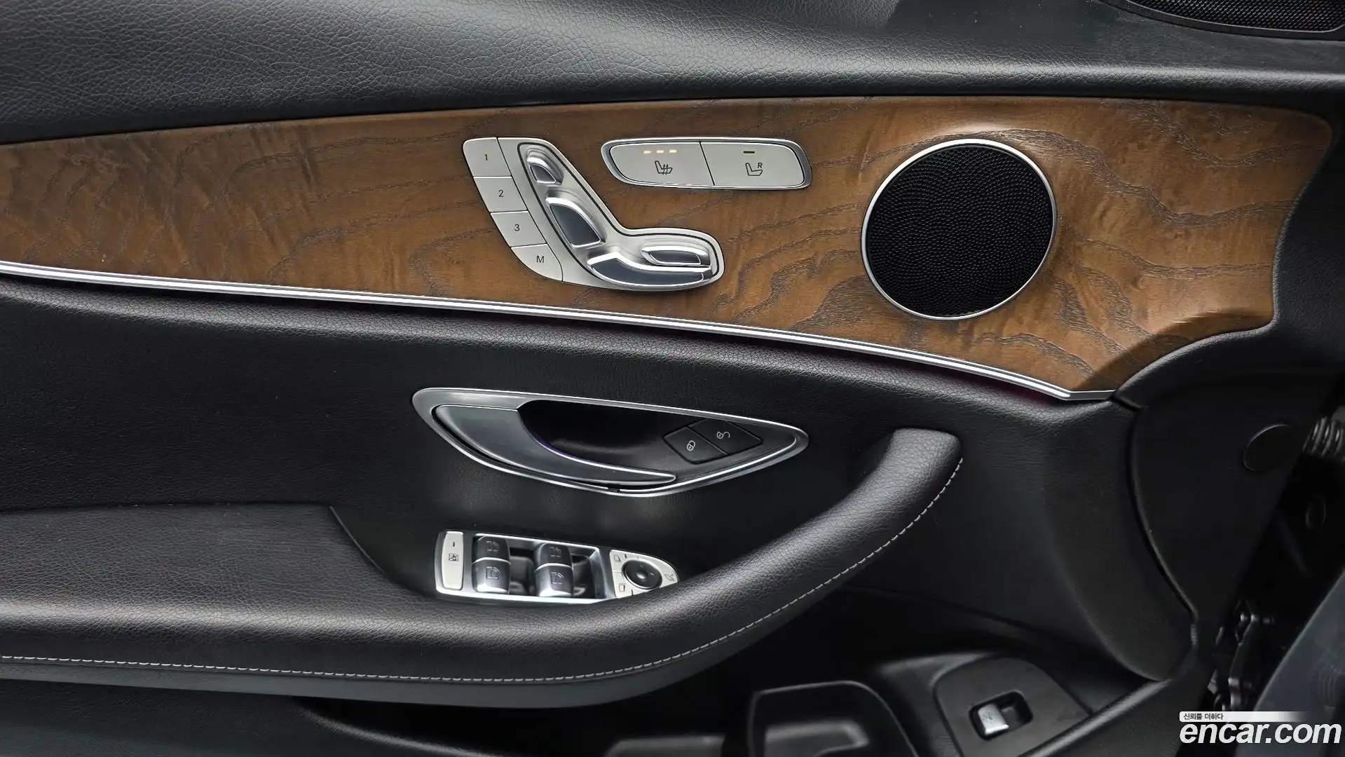 E-Class Mercedes-Benz 2017.8-OPTION-021