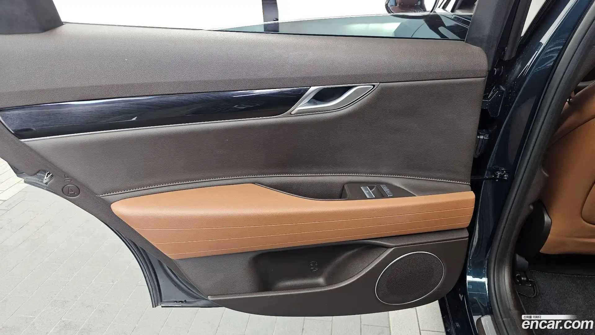 G80 Genesis 2022.4-INNER-035