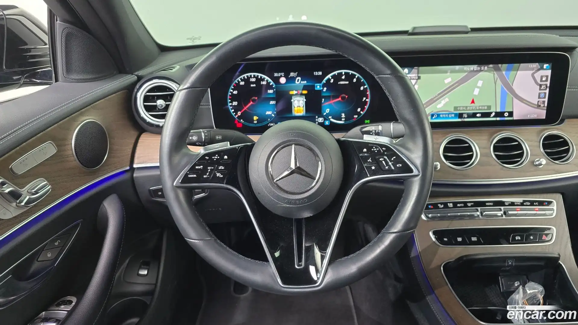 E-Class Mercedes-Benz 2021.9-OPTION-017