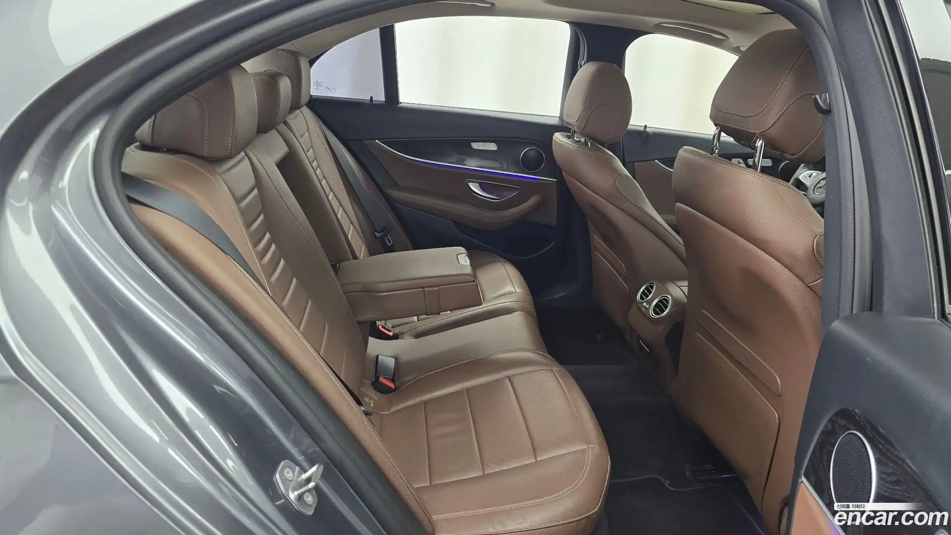 E-Class Mercedes-Benz 2016.8-OPTION-015