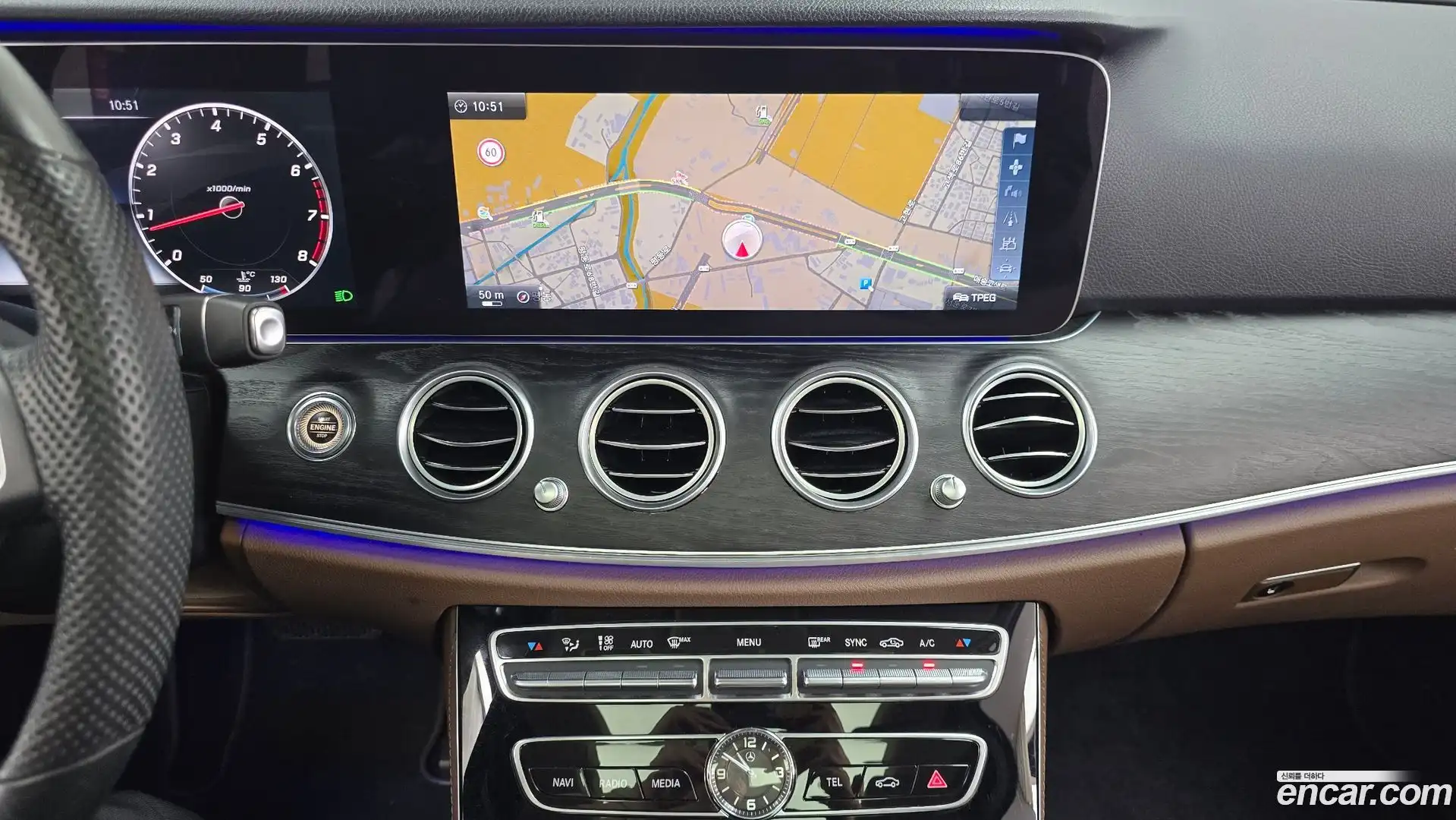 E-Class Mercedes-Benz 2016.8-OPTION-017