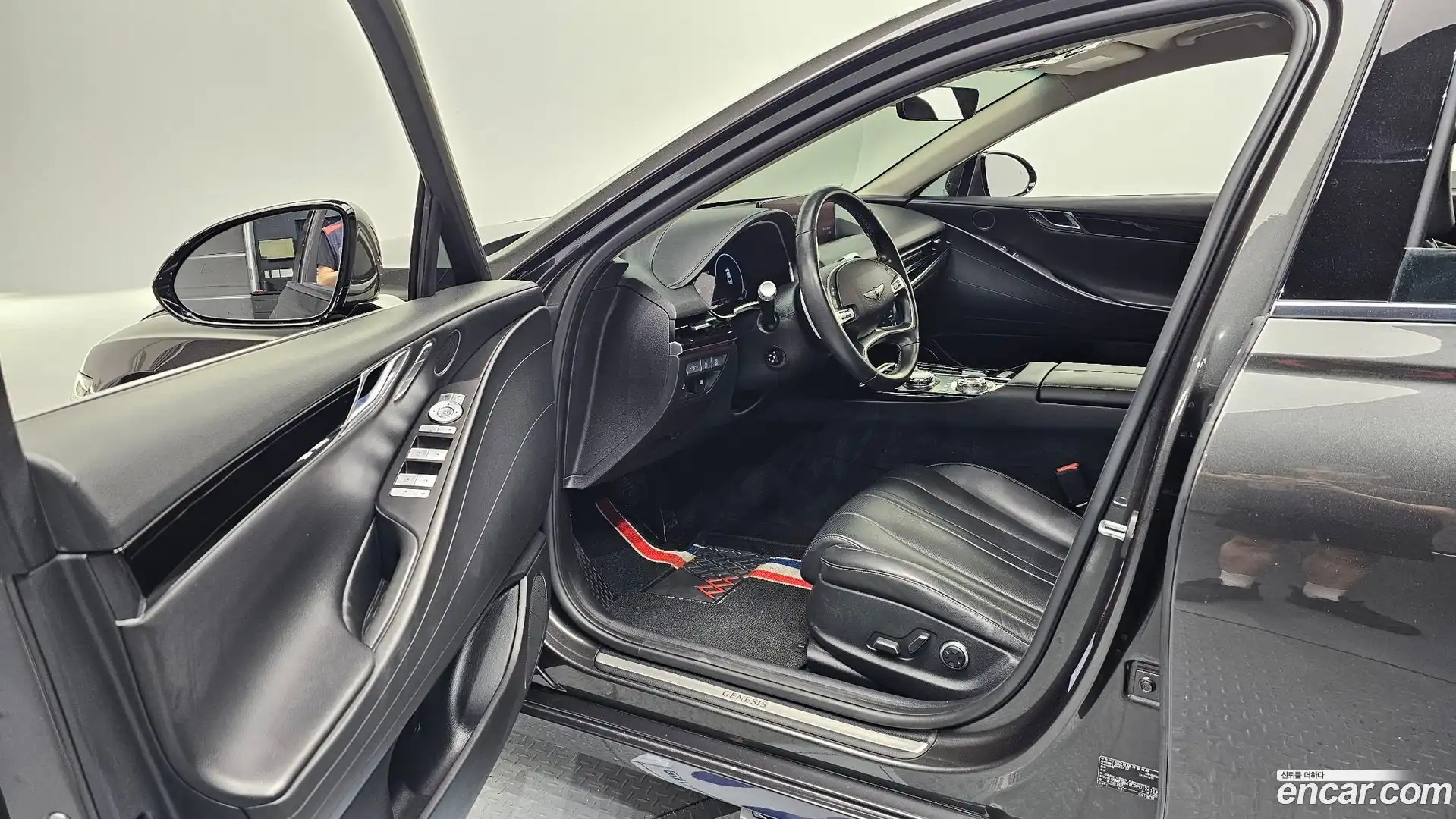 G80 Genesis 2023.0-INNER-010