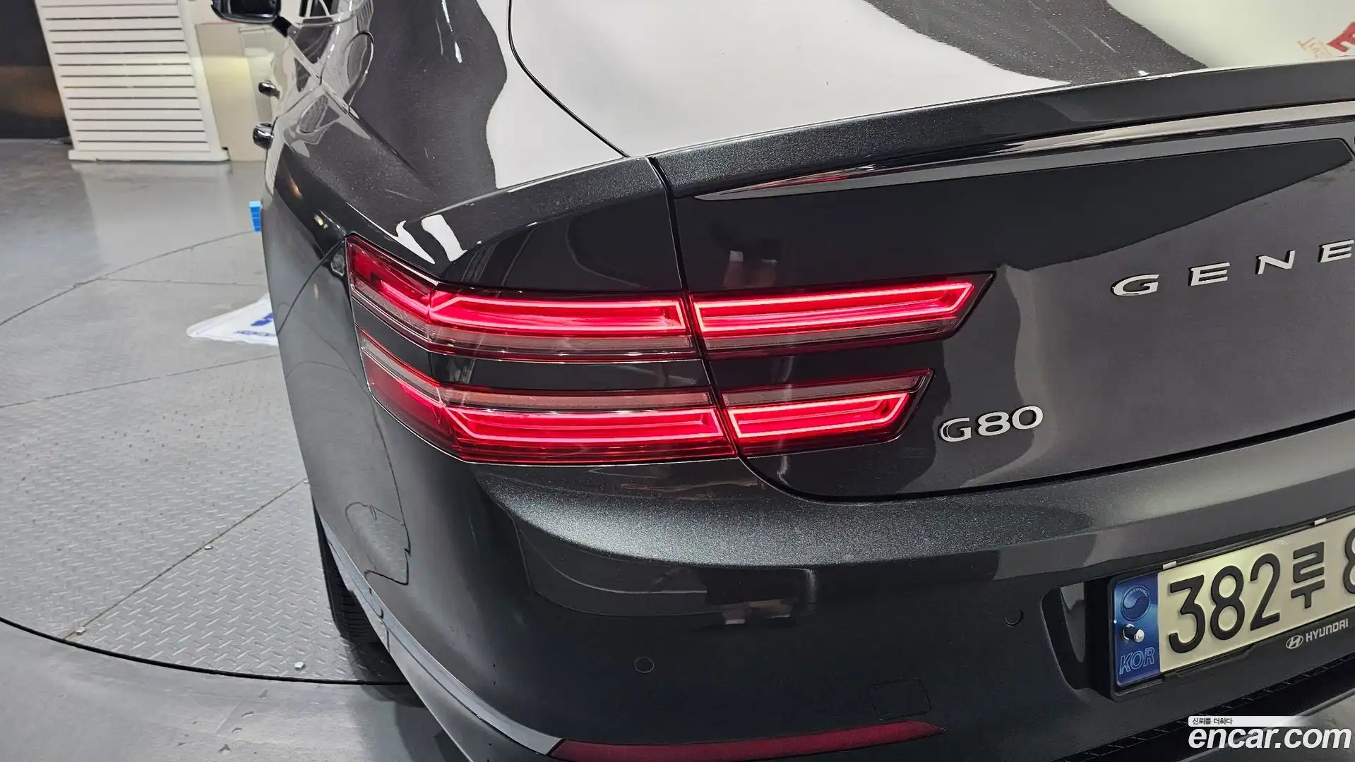 G80 Genesis 2023.0-OUTER-033