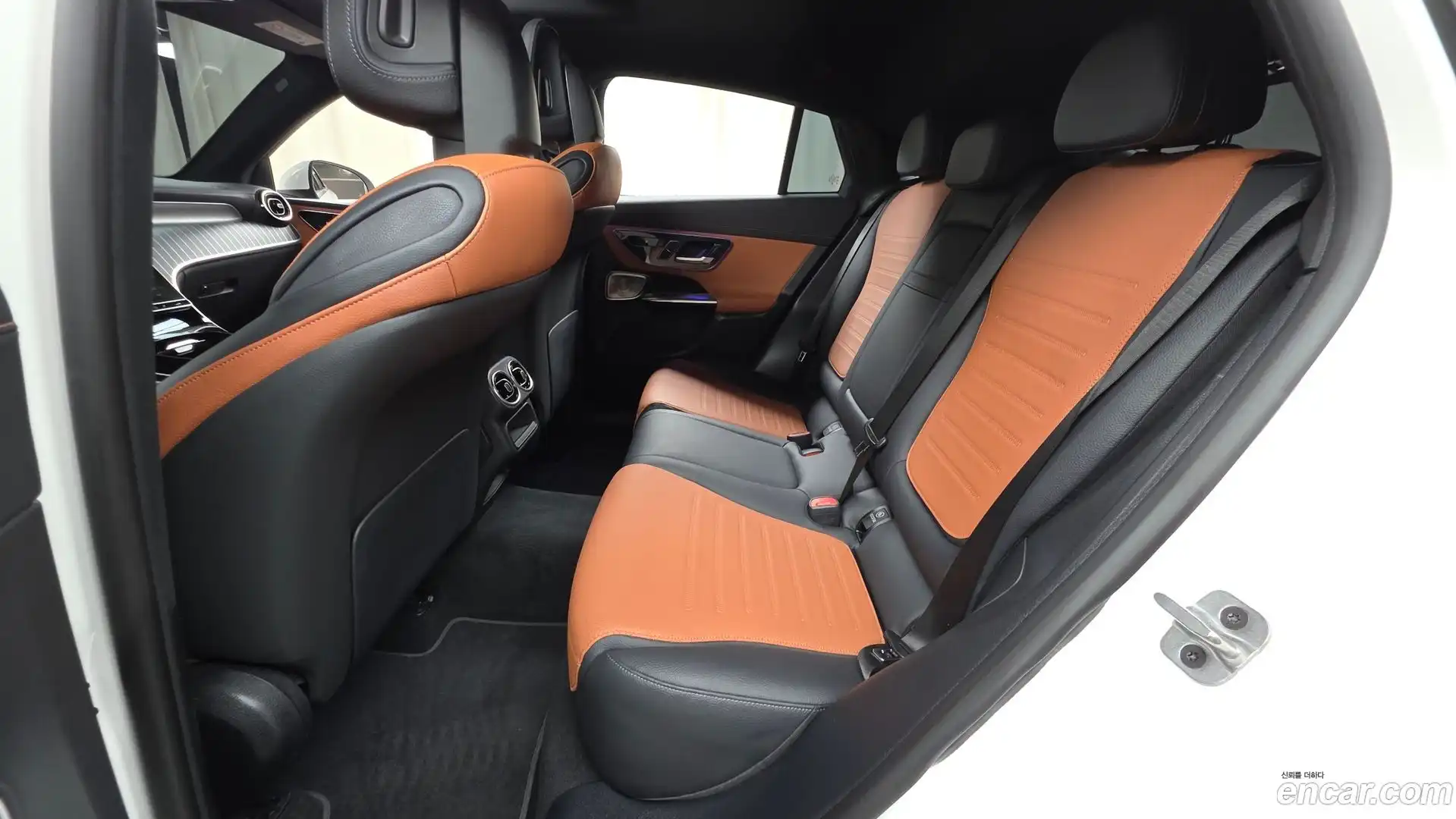 GLC-Class Mercedes-Benz 2024.9-OPTION-016