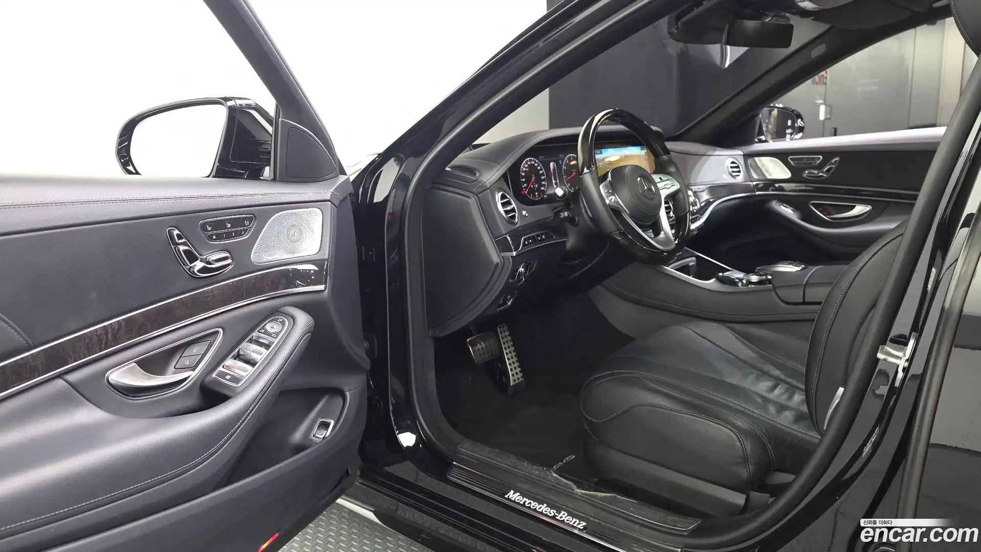 S-Class Mercedes-Benz 2017.10-INNER-010