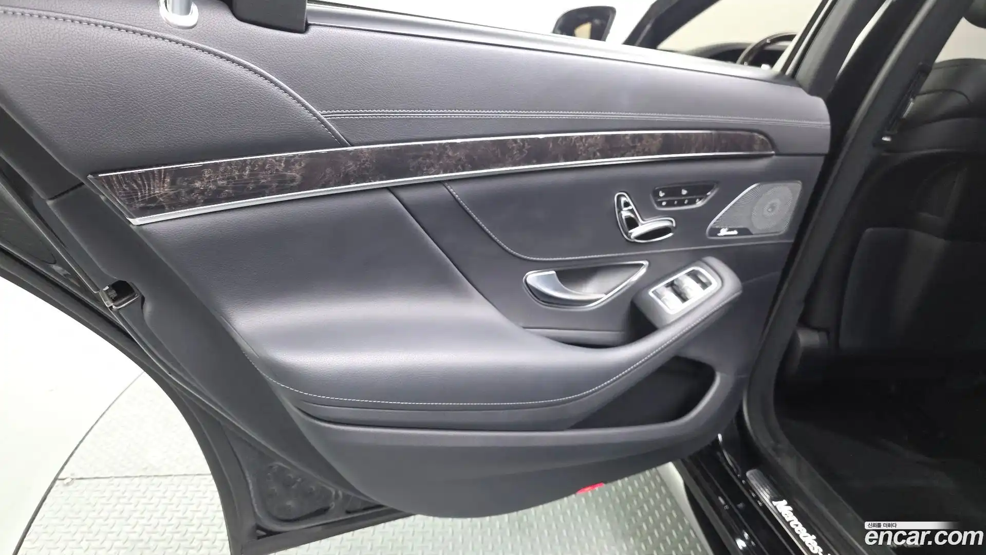 S-Class Mercedes-Benz 2017.10-INNER-035