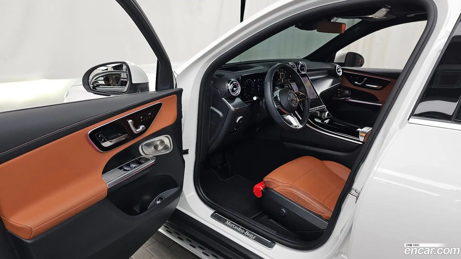 GLC-Class Mercedes-Benz 2024.11-INNER-010