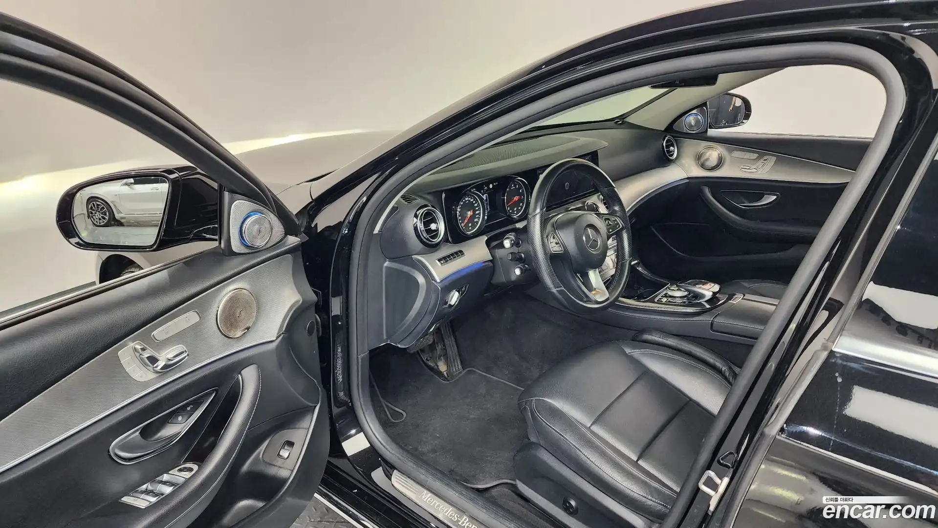 E-Class Mercedes-Benz 2017.3-INNER-010