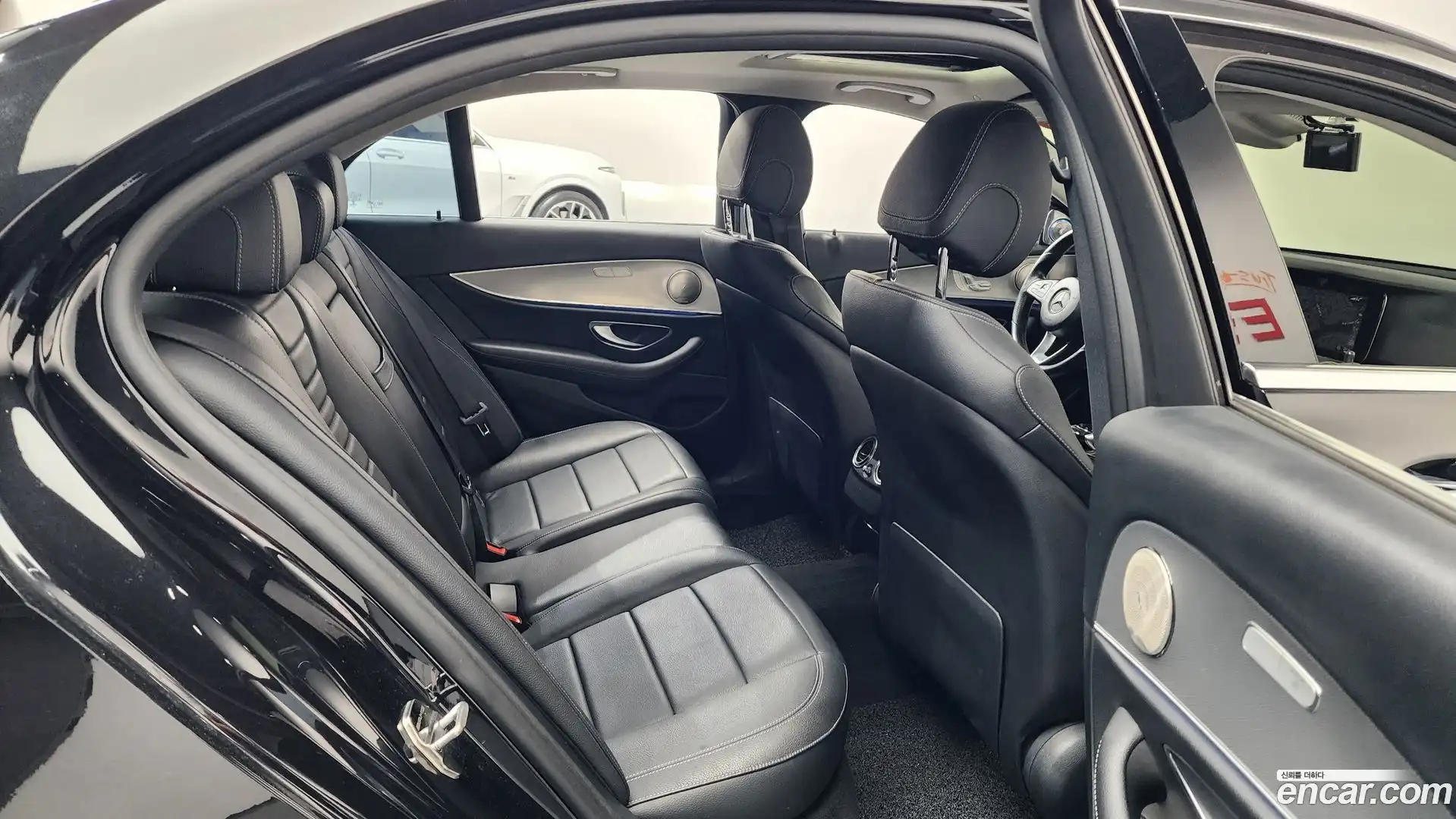 E-Class Mercedes-Benz 2017.3-OPTION-015