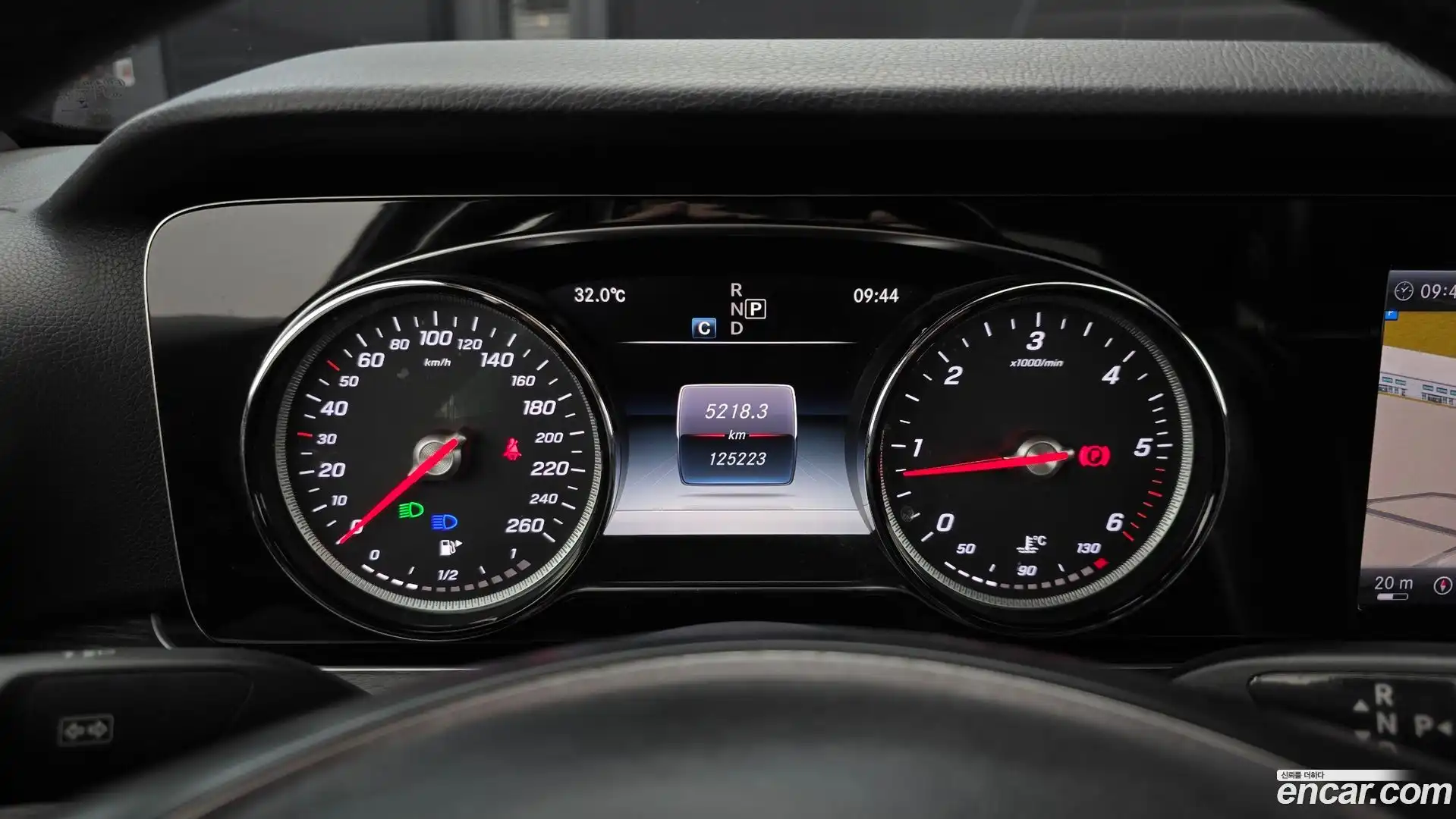 E-Class Mercedes-Benz 2017.6-INNER-008
