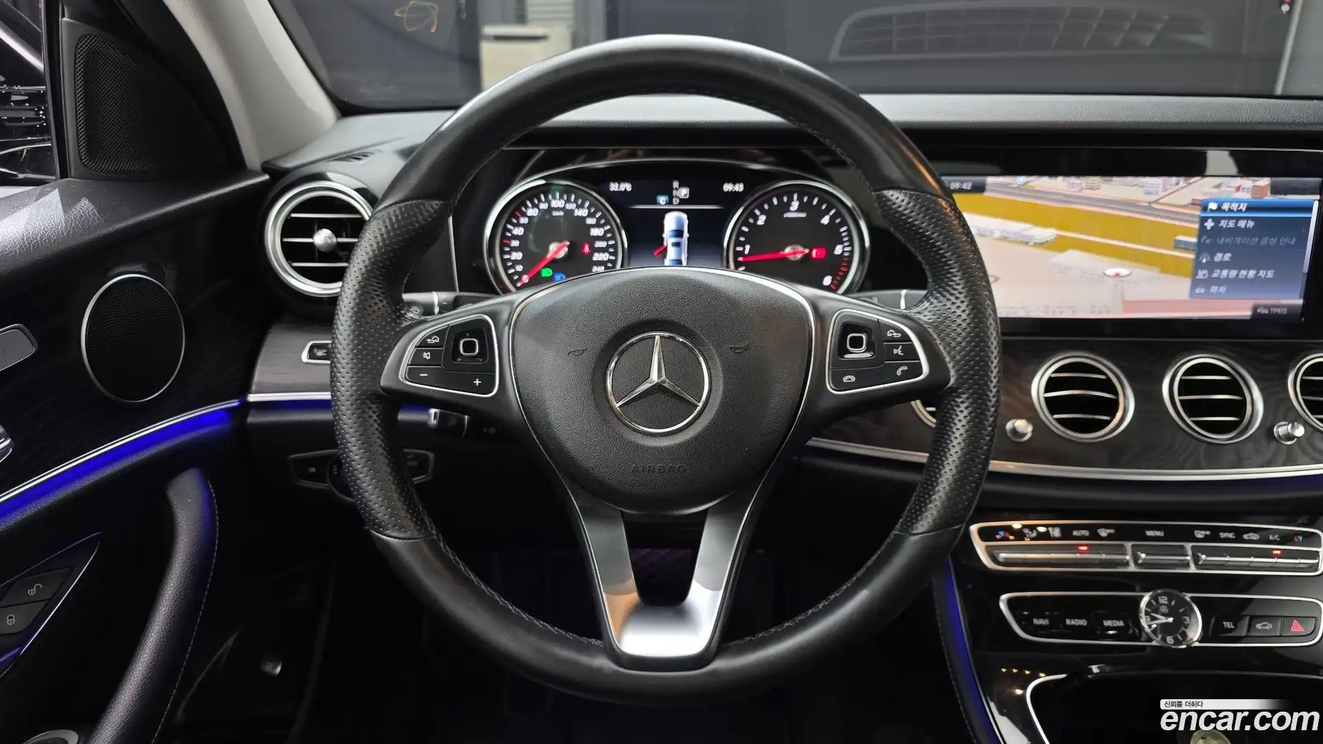 E-Class Mercedes-Benz 2017.6-OPTION-017
