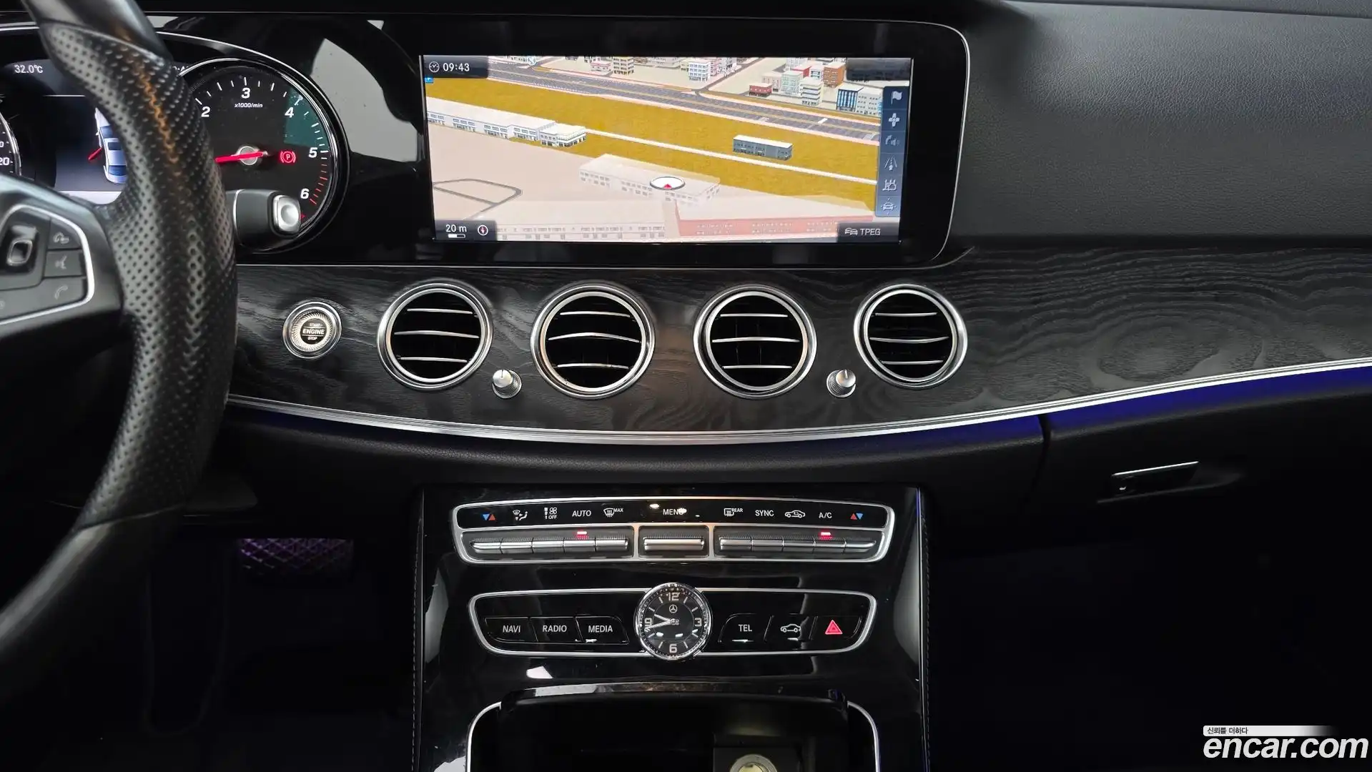 E-Class Mercedes-Benz 2017.6-OPTION-021