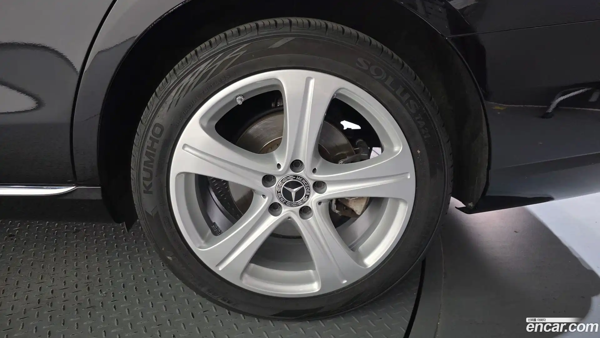E-Class Mercedes-Benz 2017.6-OUTER-031