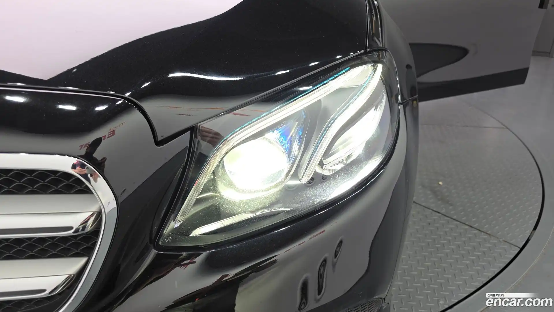E-Class Mercedes-Benz 2017.6-OUTER-032