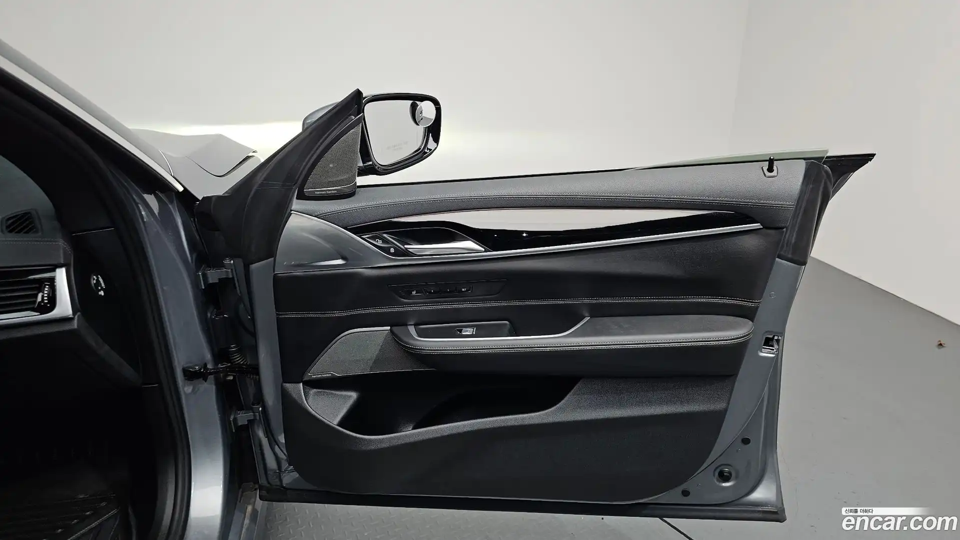 Gran Turismo BMW 2024.1-INNER-034