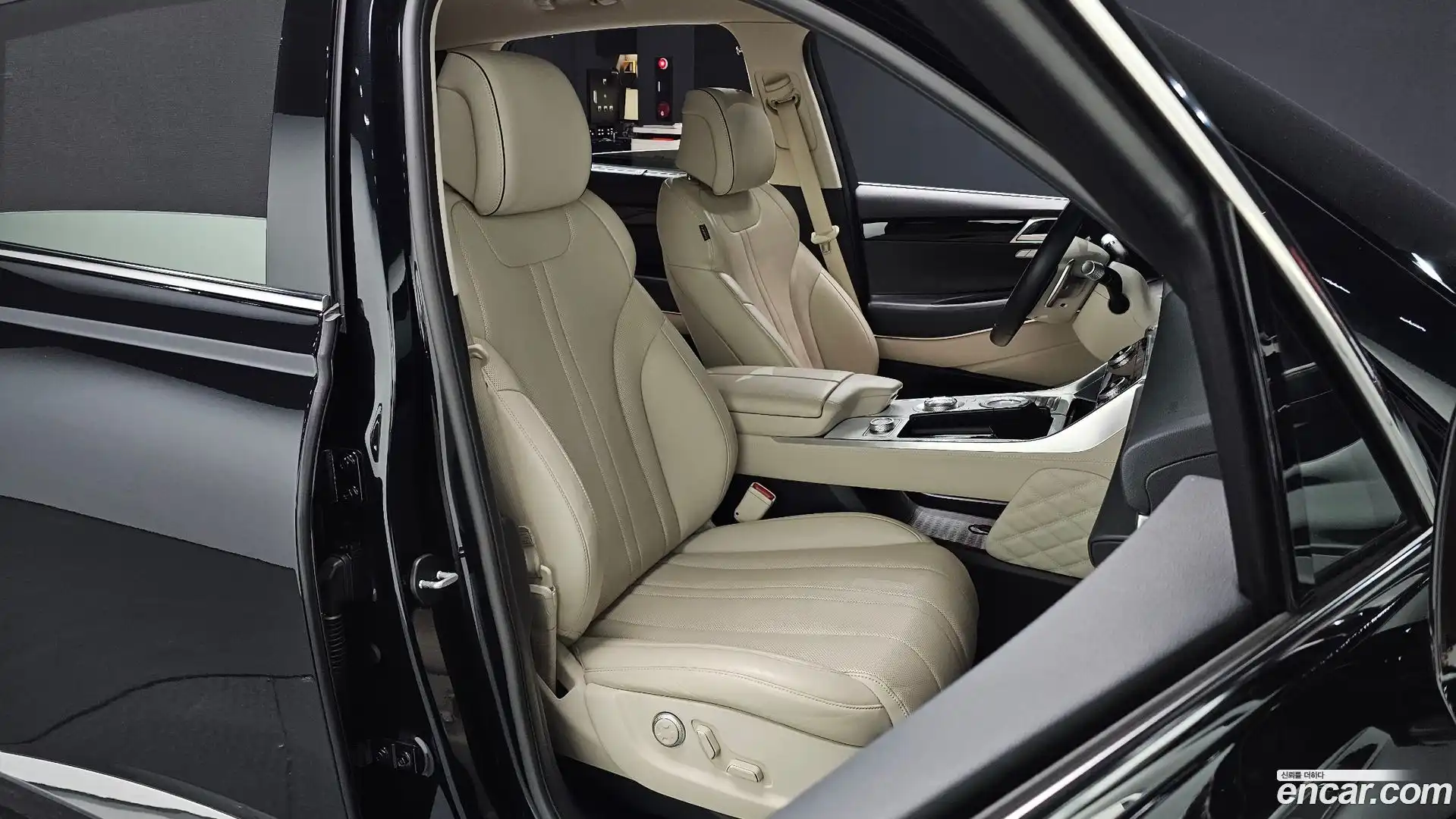 GV80 Genesis 2021.0-INNER-010