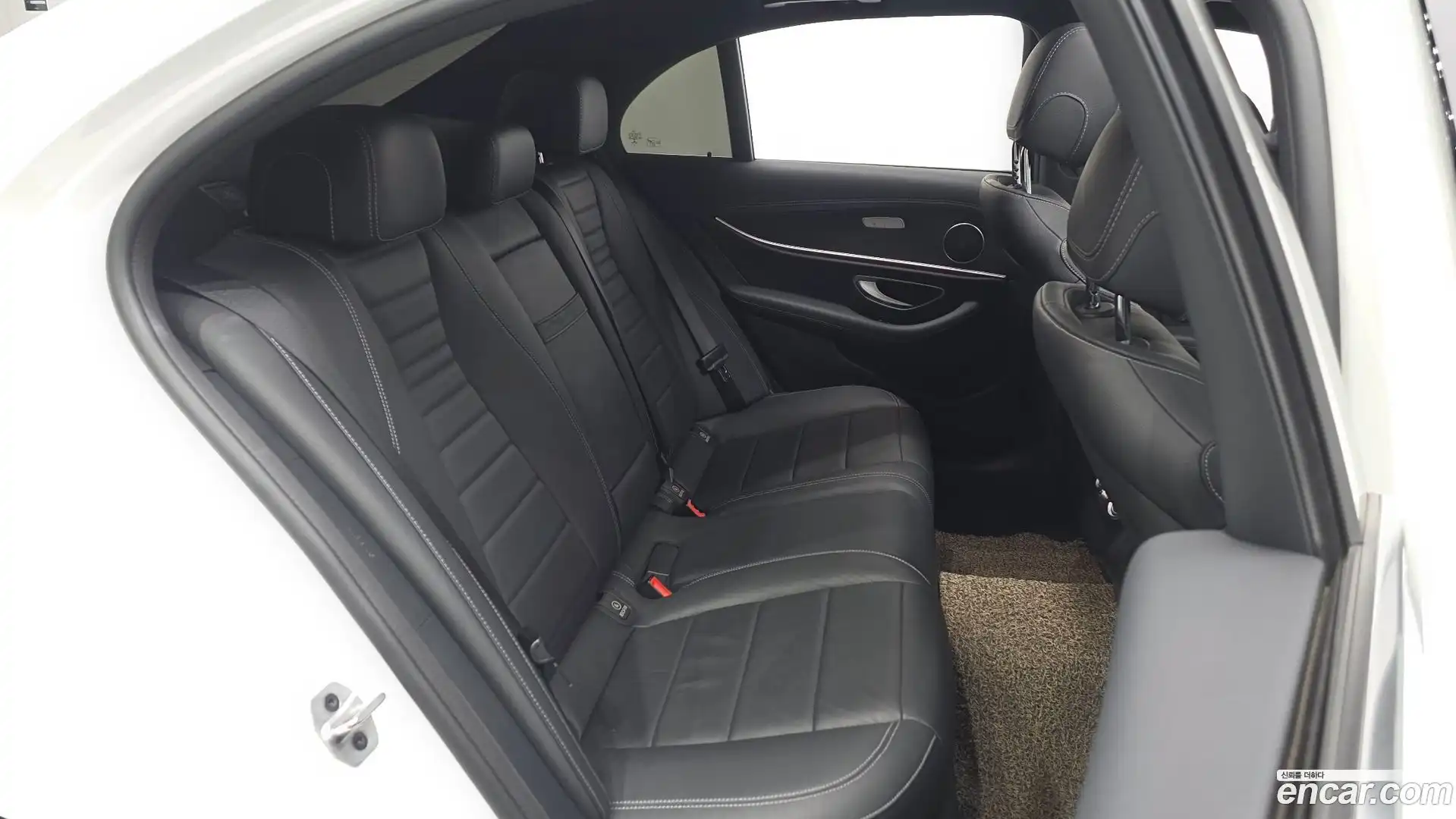 E-Class Mercedes-Benz 2023.2-OPTION-015