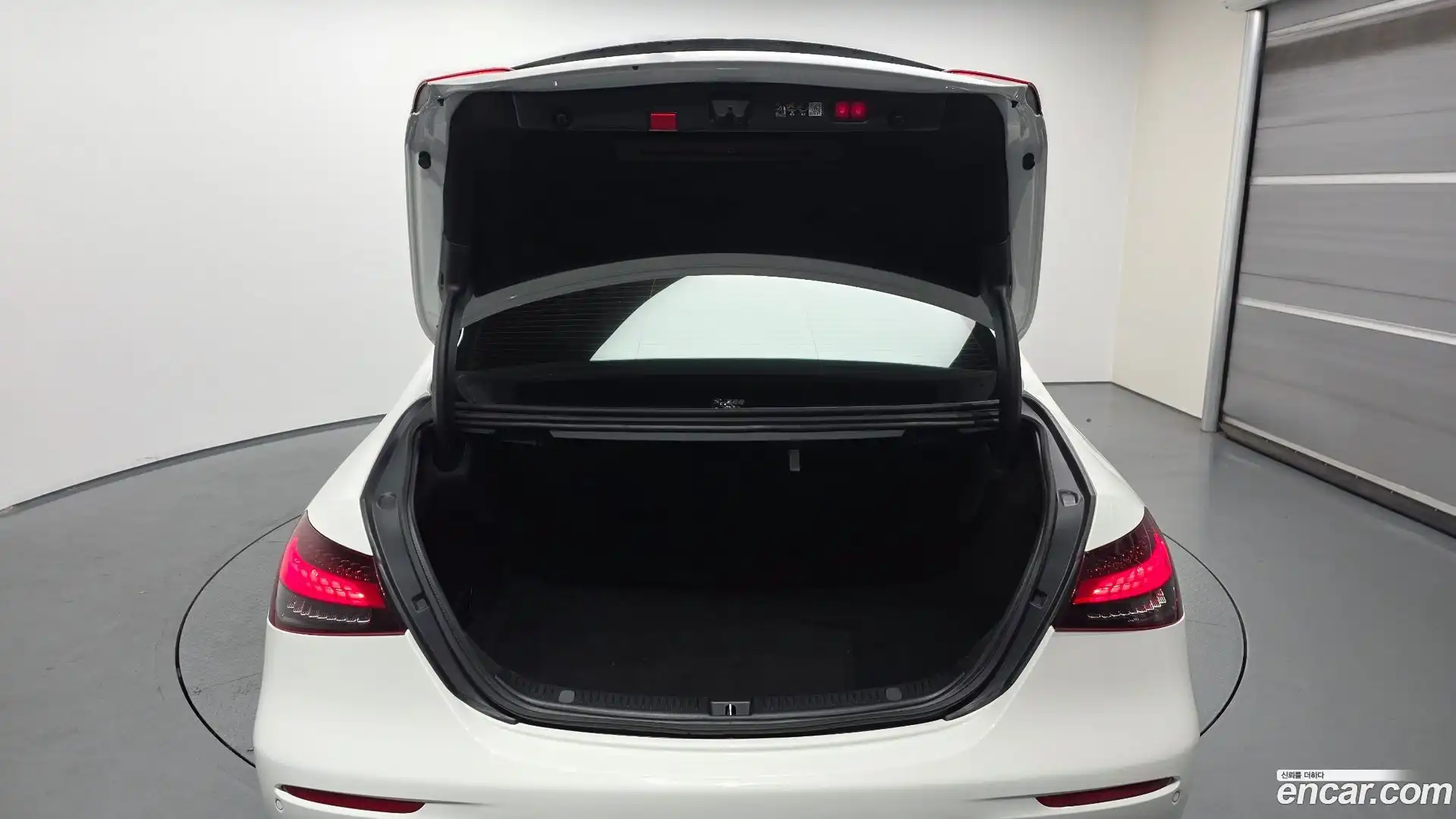 E-Class Mercedes-Benz 2023.2-OPTION-024
