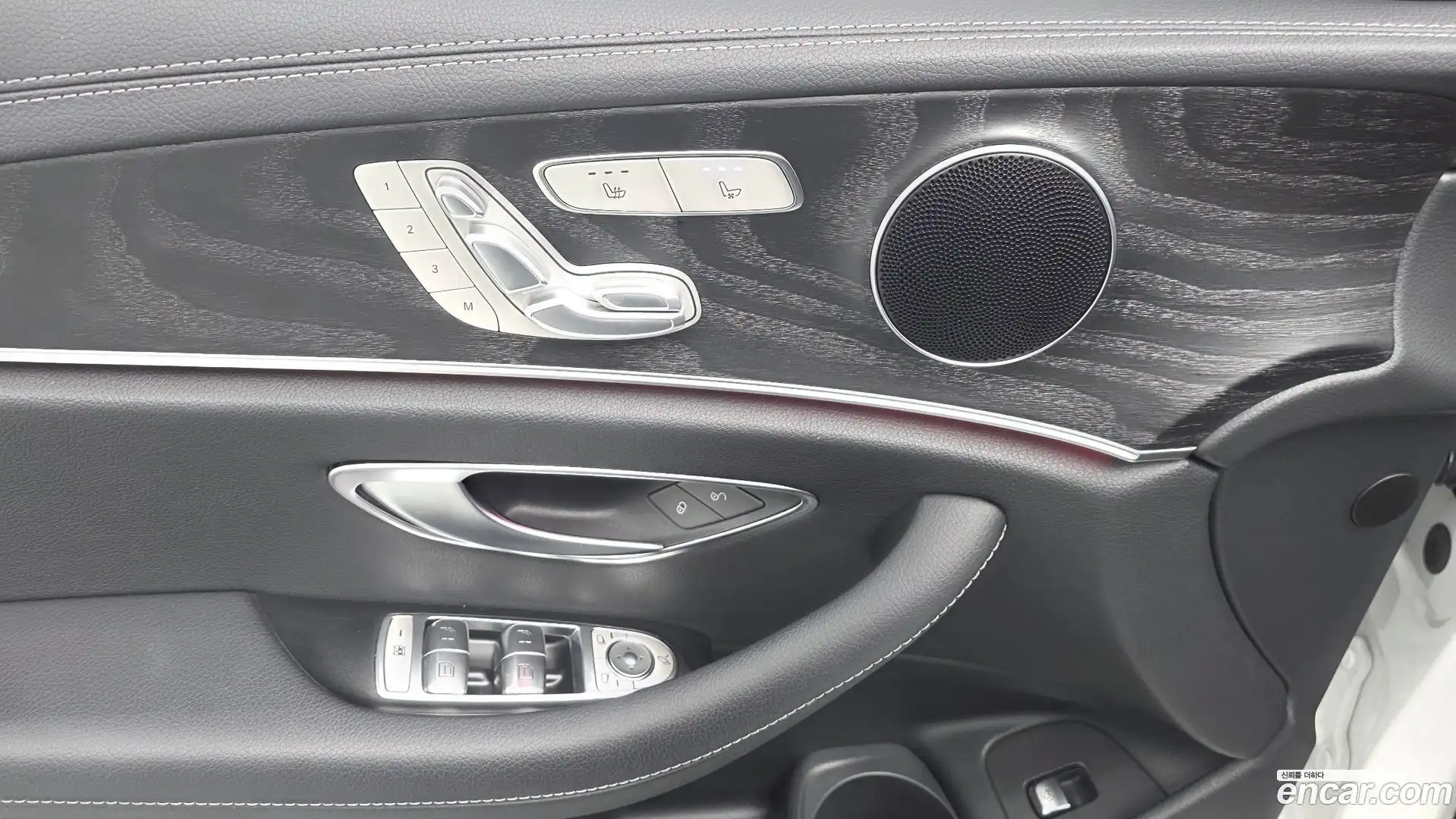 E-Class Mercedes-Benz 2023.2-OPTION-040