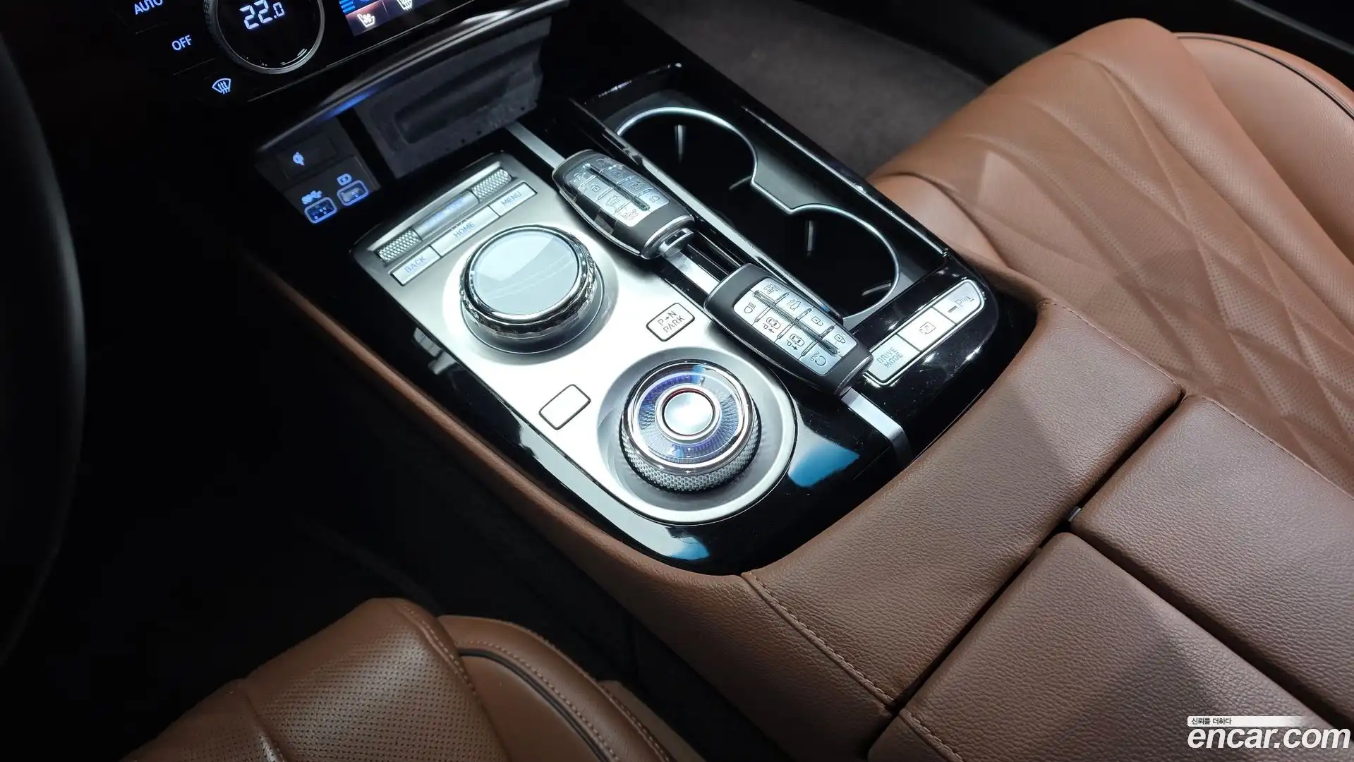 G80 Genesis 2023.1-INNER-009