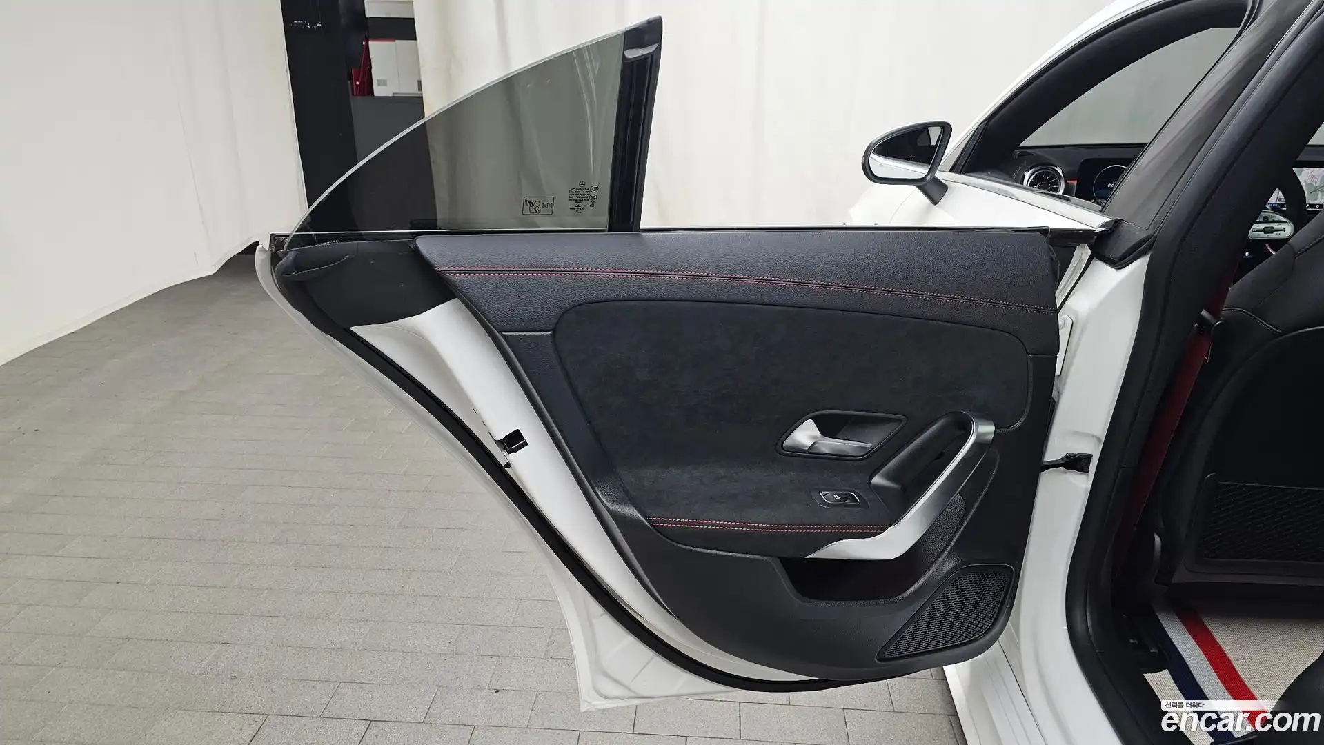 CLA-Class Mercedes-Benz 2021.8-INNER-035