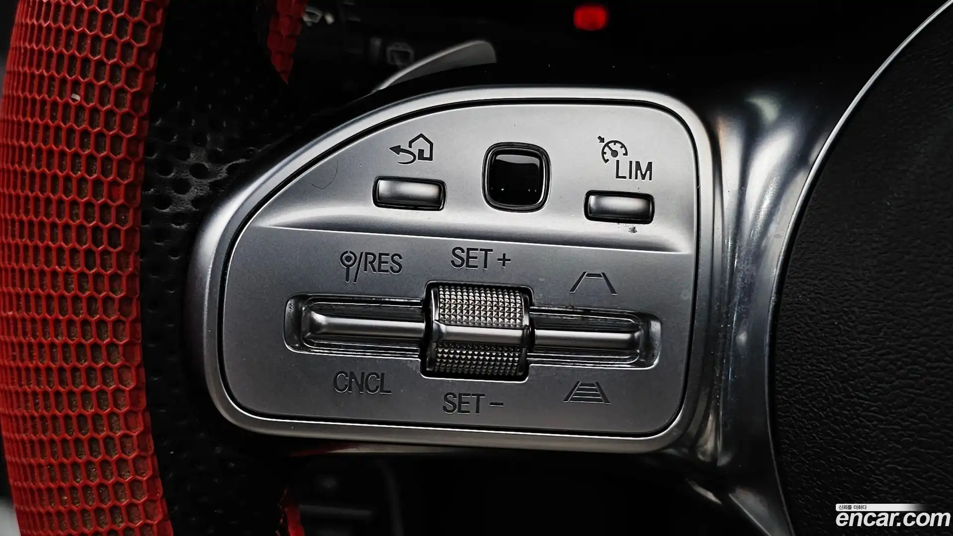 GLA-Class Mercedes-Benz 2023.4-OPTION-017