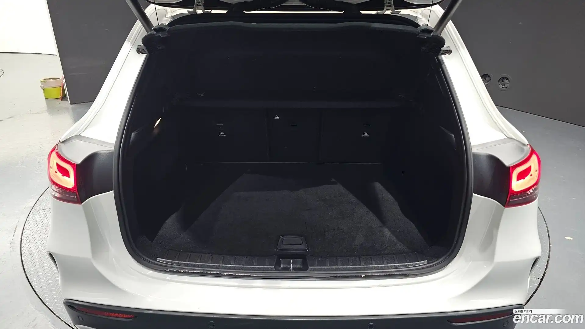GLA-Class Mercedes-Benz 2023.4-OPTION-043