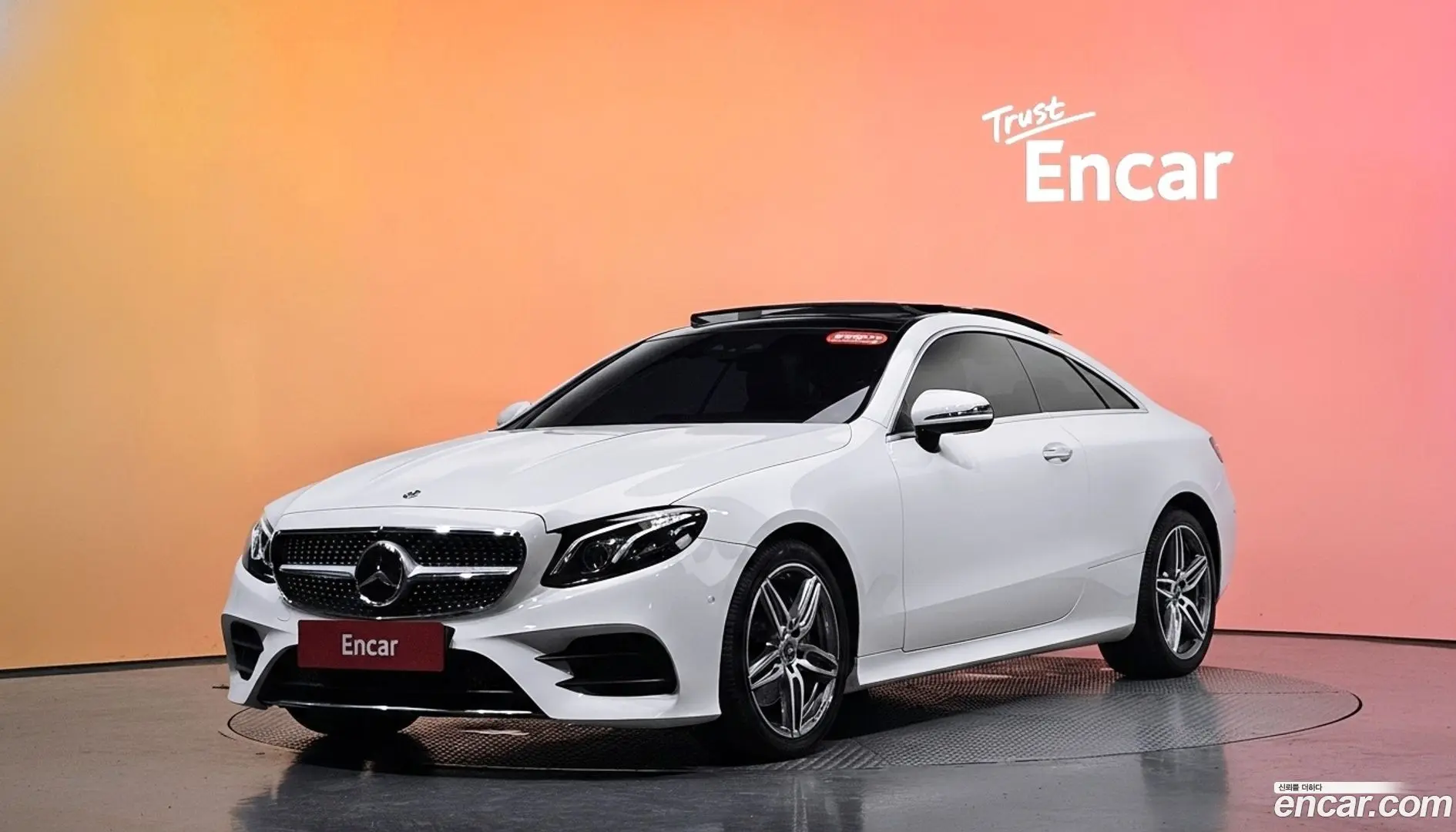 Main__Slider__Photo:E-Class Mercedes-Benz 2019.2-0
