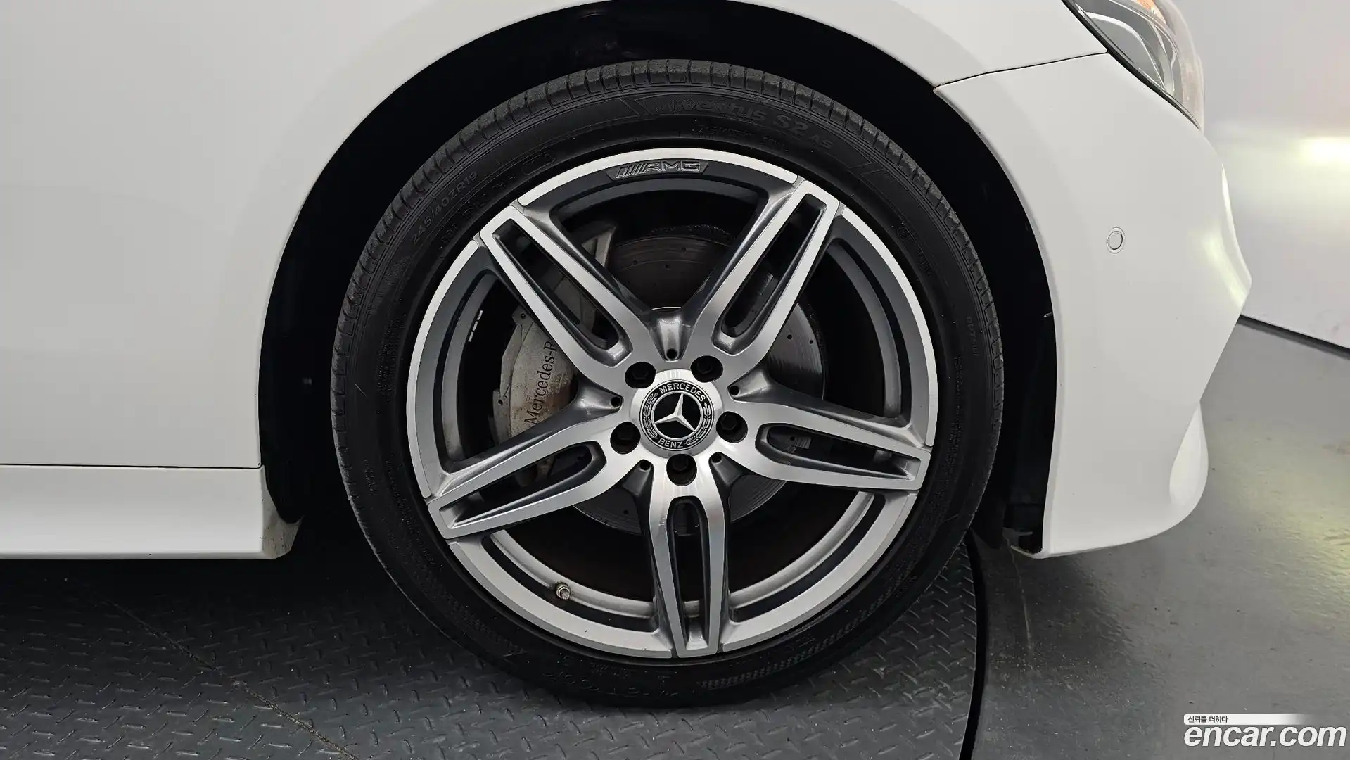 E-Class Mercedes-Benz 2019.2-OUTER-031