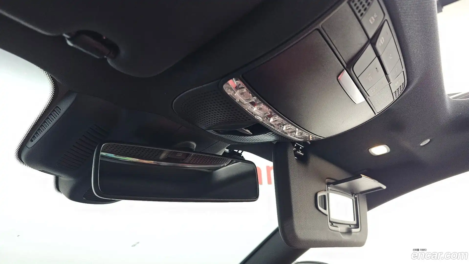 E-Class Mercedes-Benz 2019.2-OPTION-043