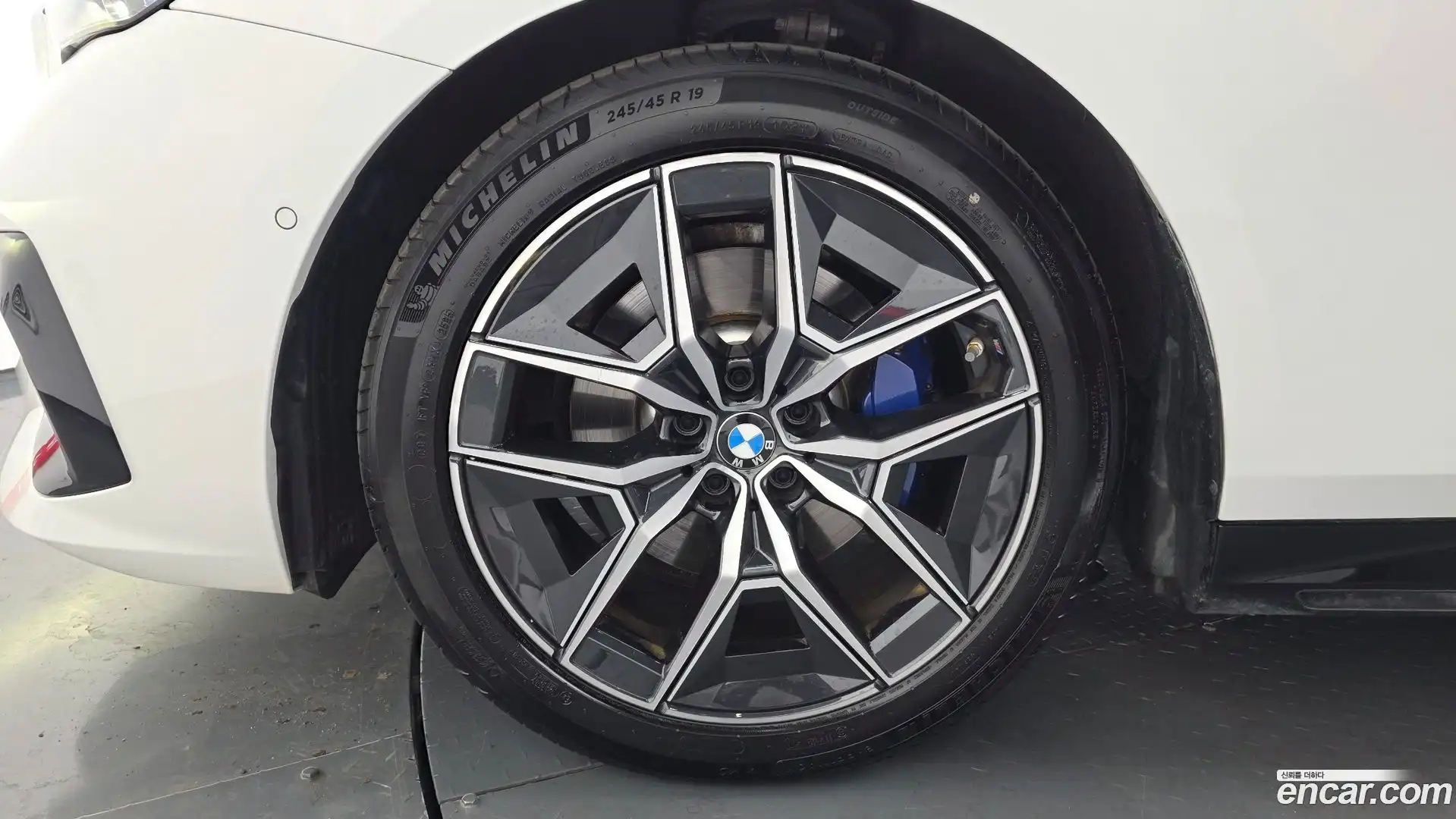 5-Series BMW 2025.10-OUTER-005