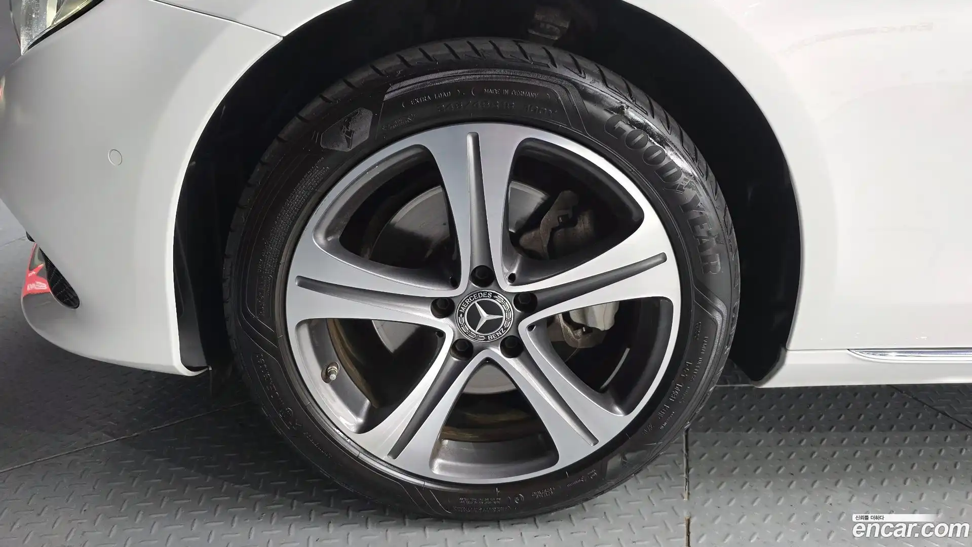 E-Class Mercedes-Benz 2019.3-OUTER-005