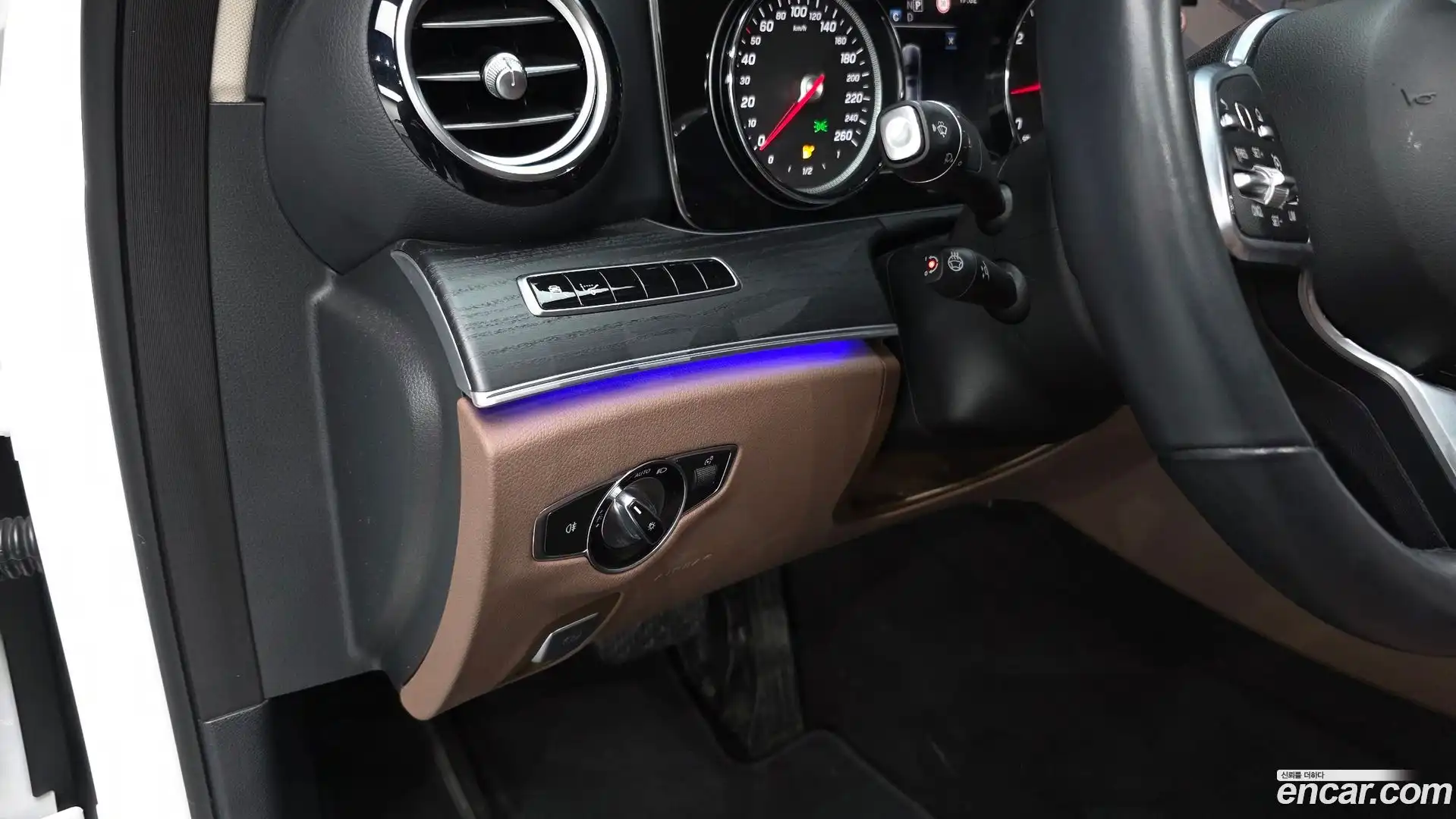 E-Class Mercedes-Benz 2019.3-OPTION-017