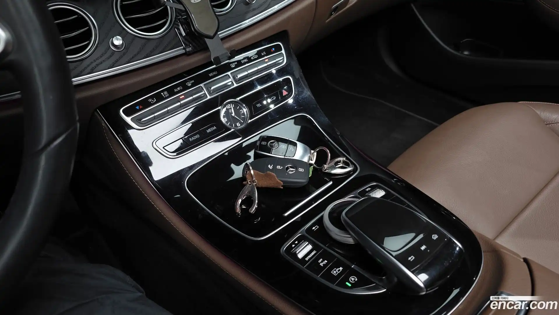 E-Class Mercedes-Benz 2019.3-OPTION-021