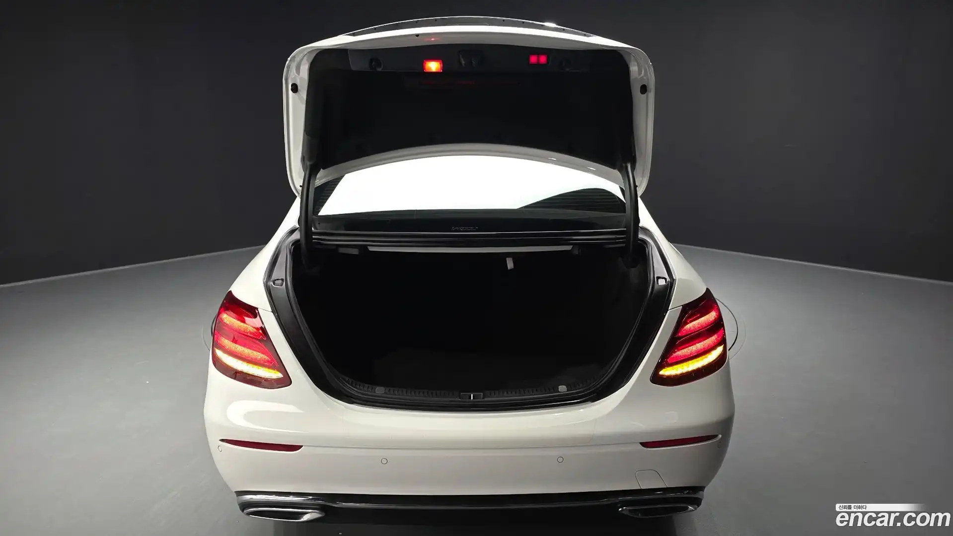 E-Class Mercedes-Benz 2019.3-OPTION-024