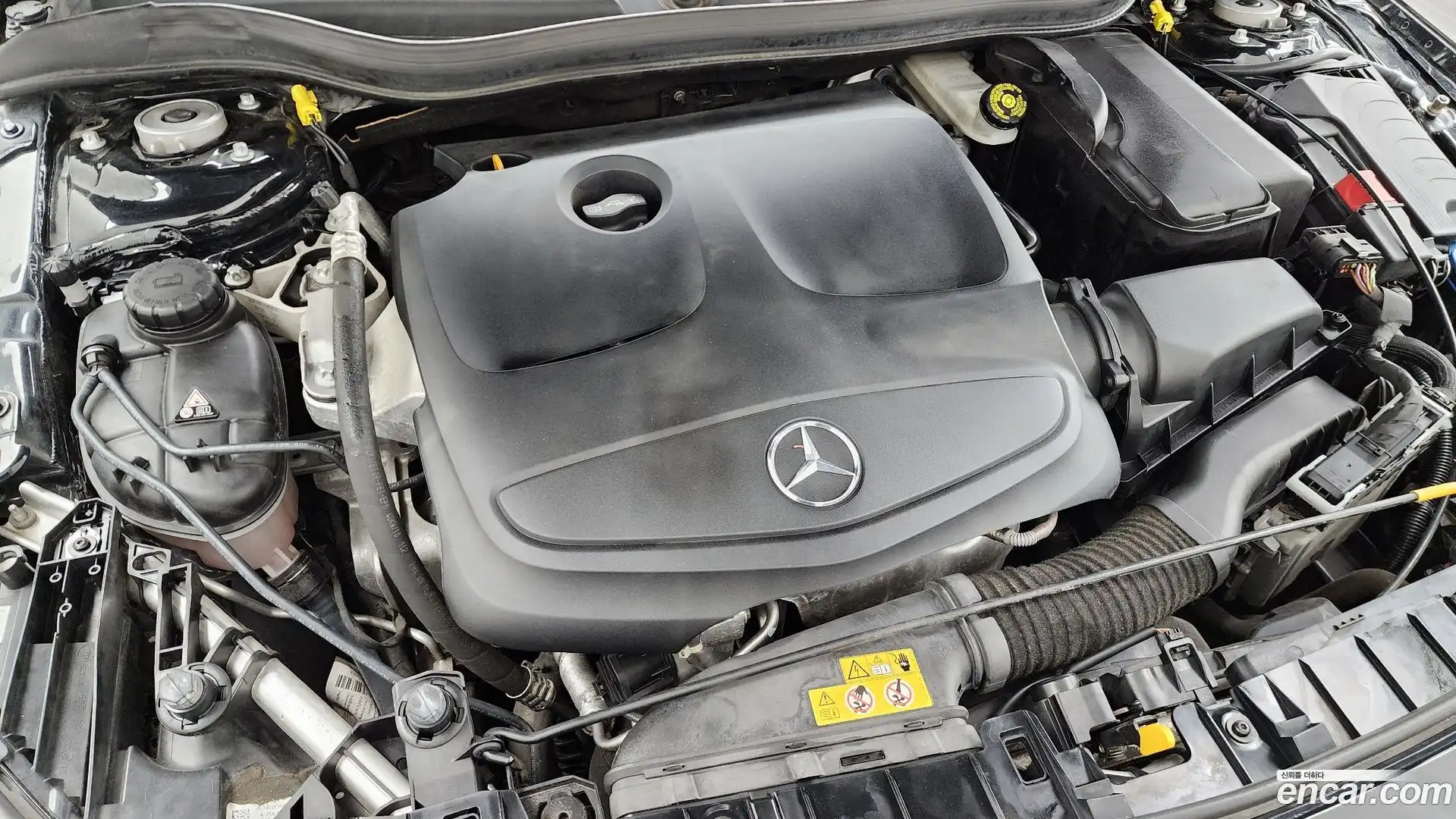 GLA-Class Mercedes-Benz 2019.0-OUTER-006