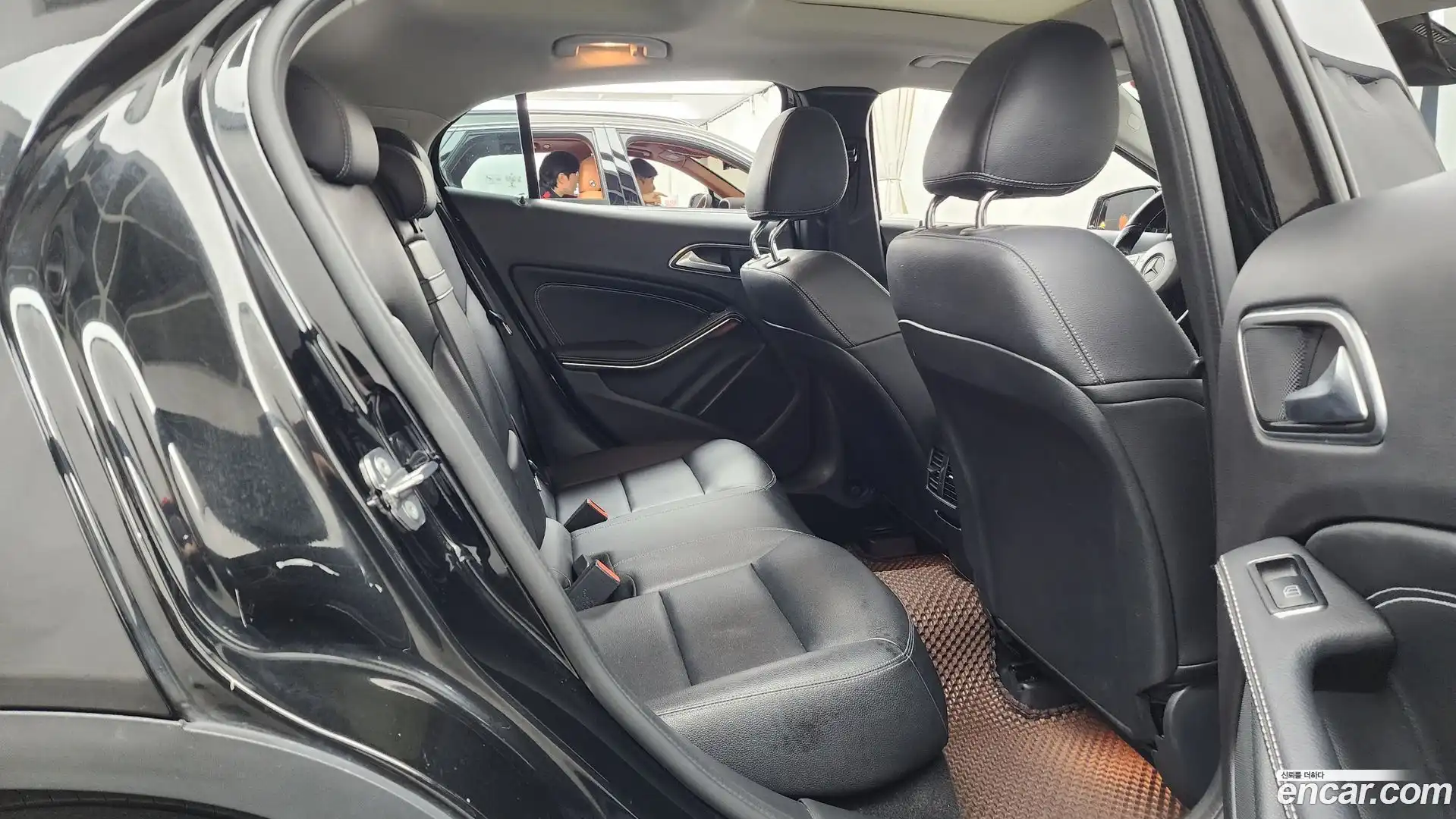 GLA-Class Mercedes-Benz 2019.0-OPTION-016