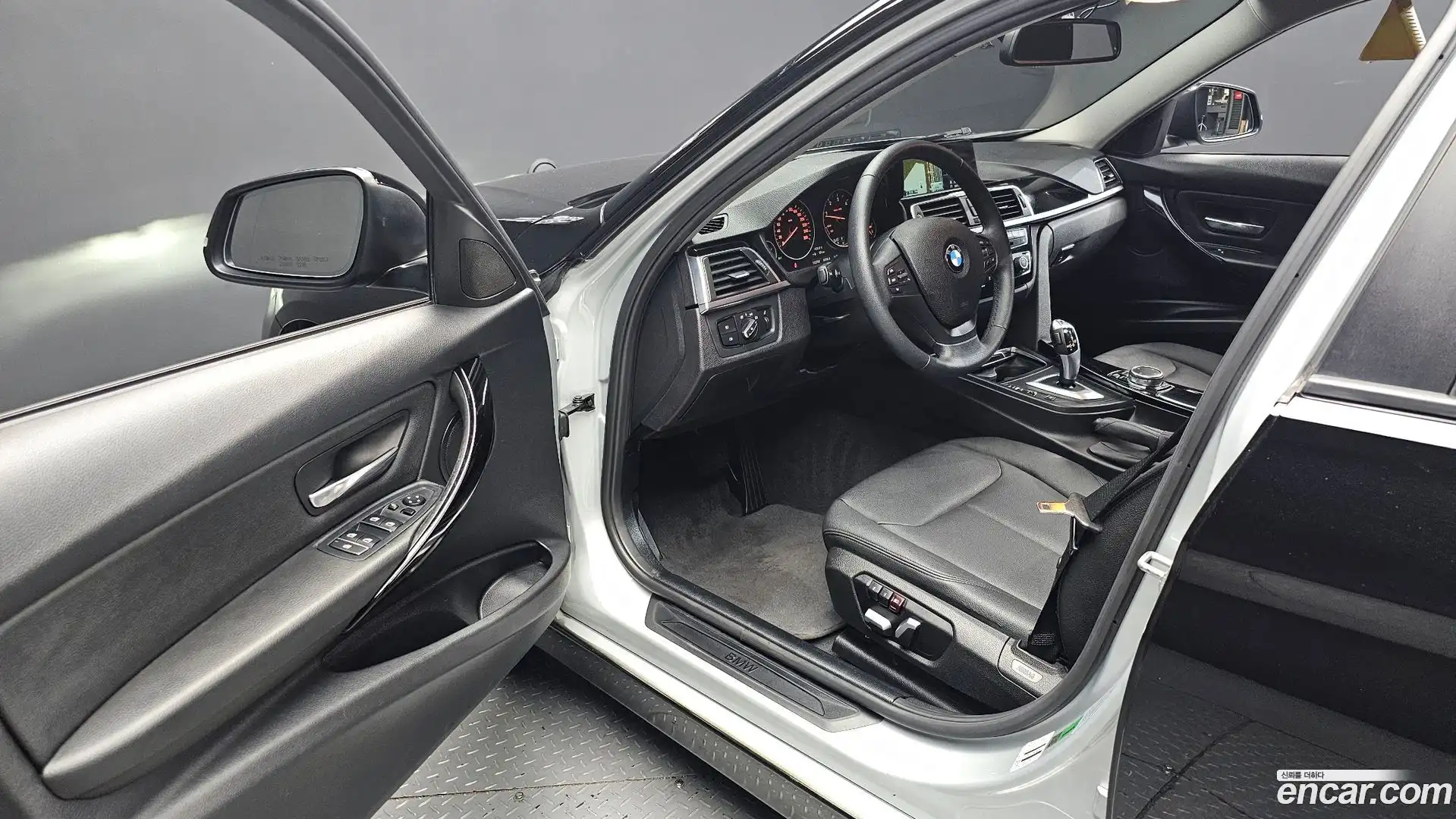3-Series BMW 2016.4-INNER-010