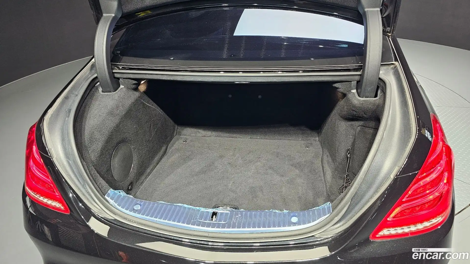 S-Class Mercedes-Benz 2016.2-OPTION-047
