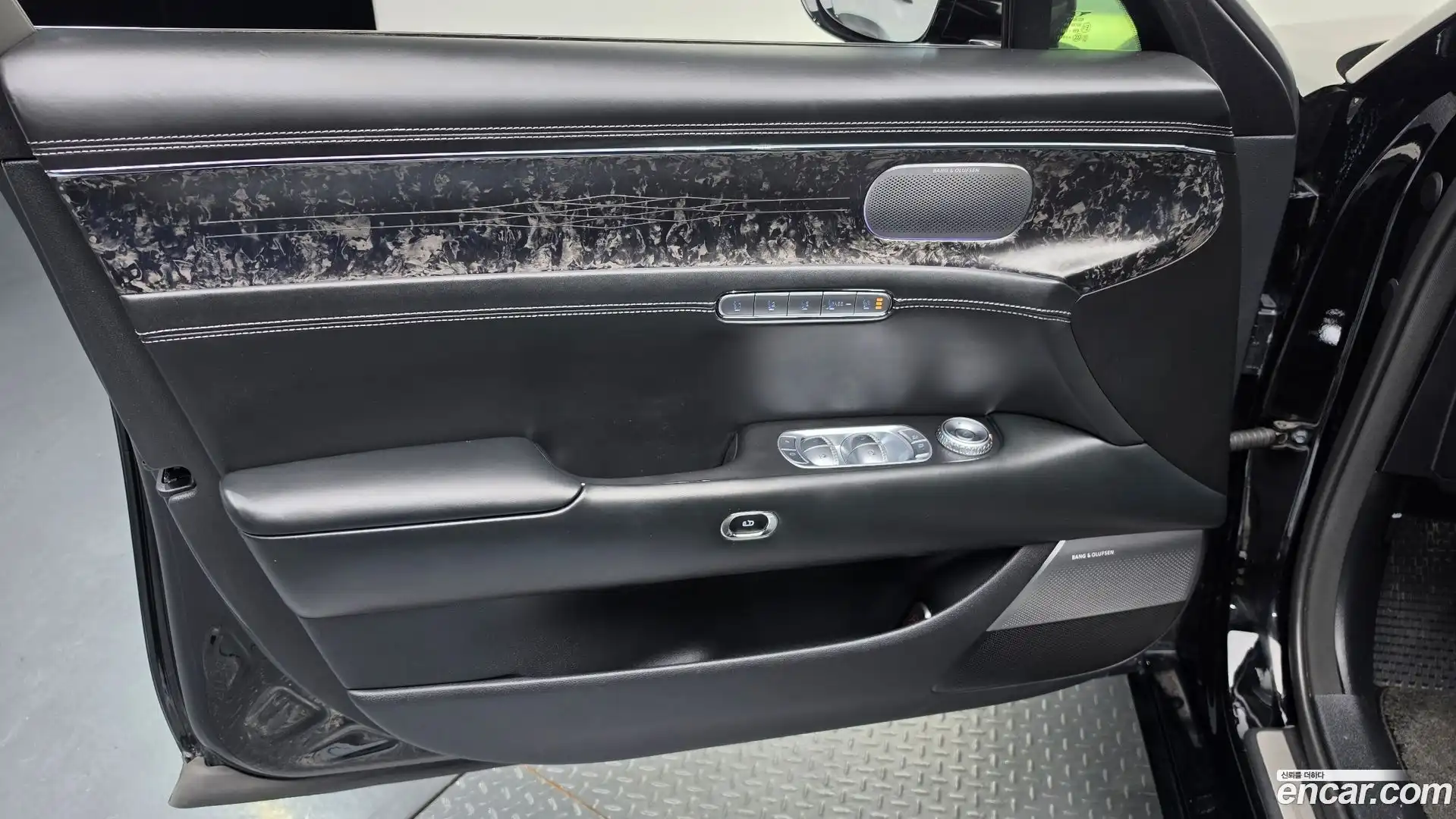 G90 Genesis 2022.2-INNER-034