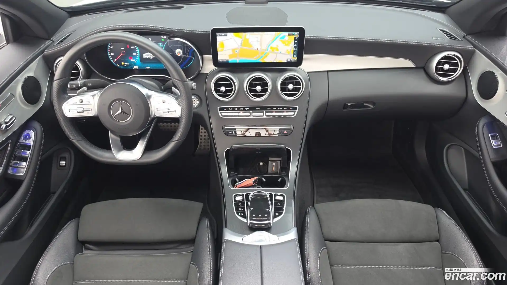 C-Class Mercedes-Benz 2022.8-INNER-007