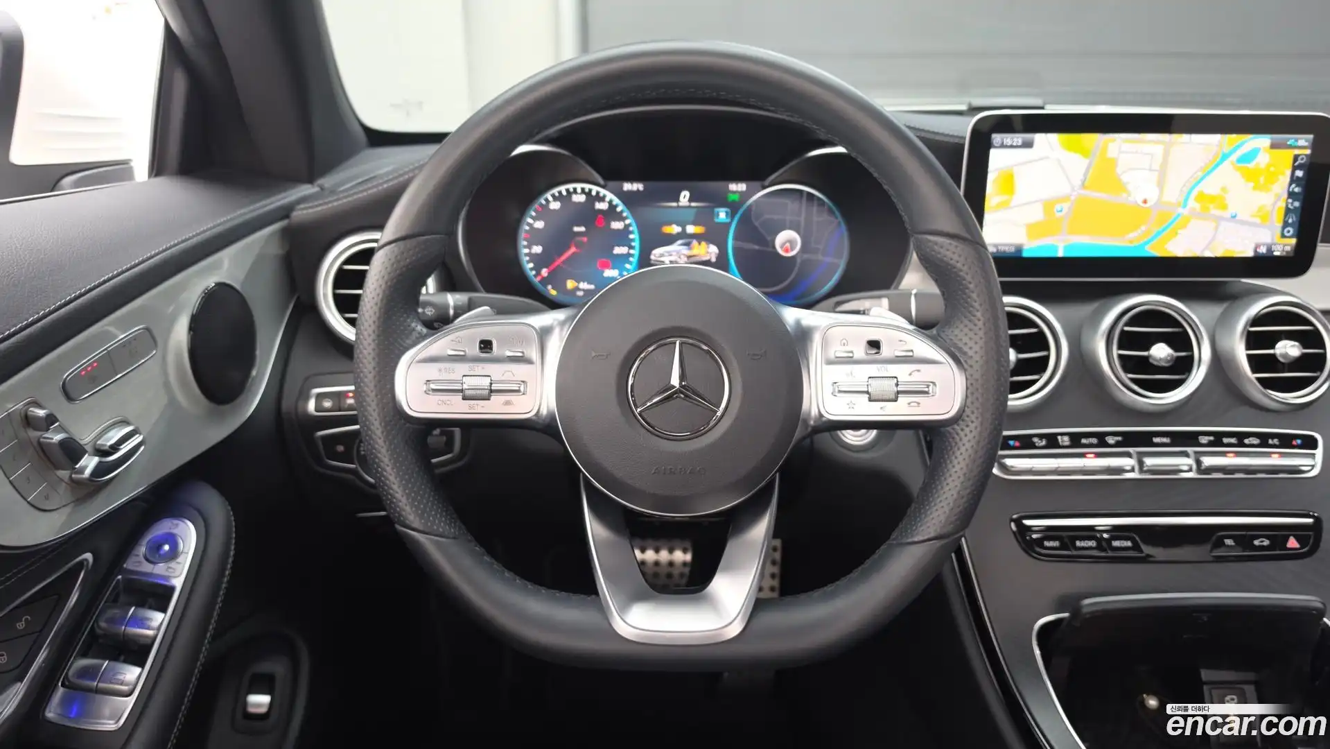 C-Class Mercedes-Benz 2022.8-OPTION-017