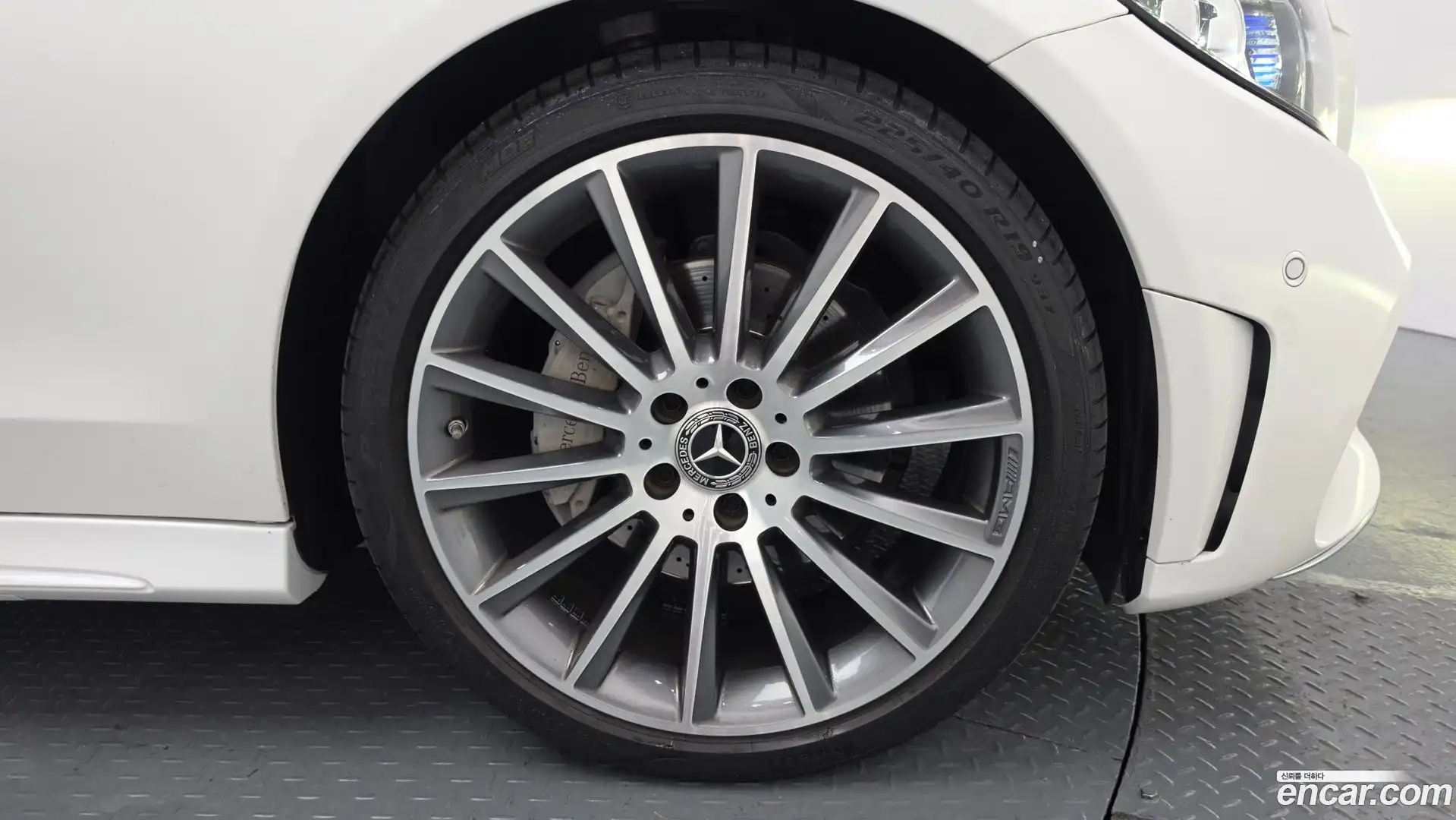 C-Class Mercedes-Benz 2022.8-OUTER-031