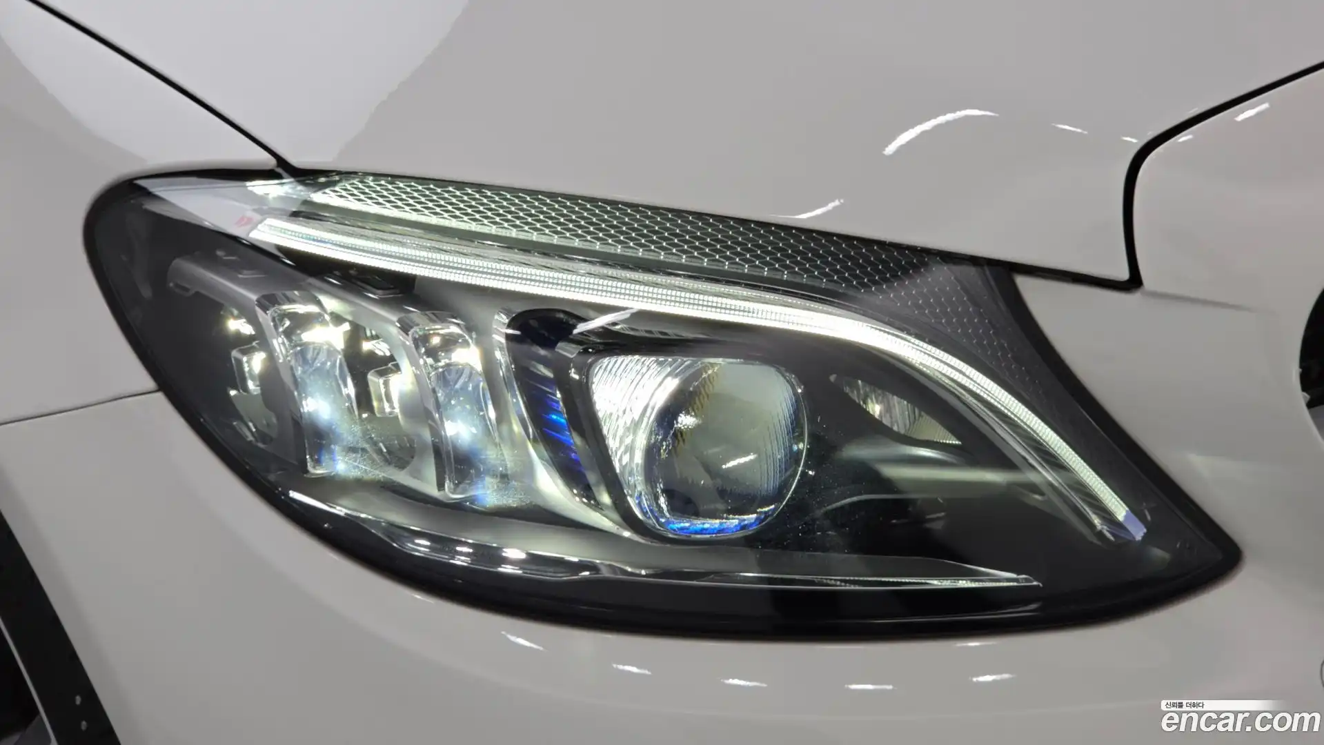 C-Class Mercedes-Benz 2022.8-OUTER-032