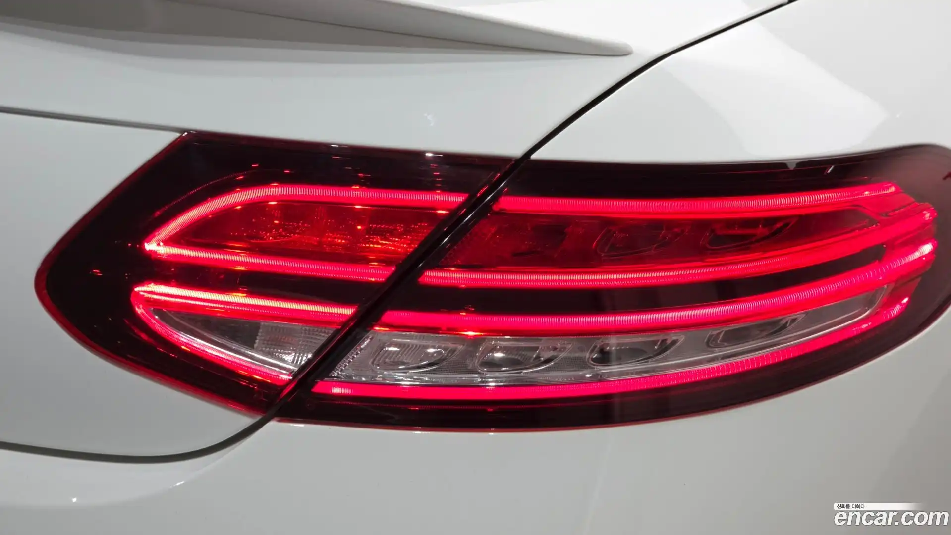 C-Class Mercedes-Benz 2022.8-OUTER-033